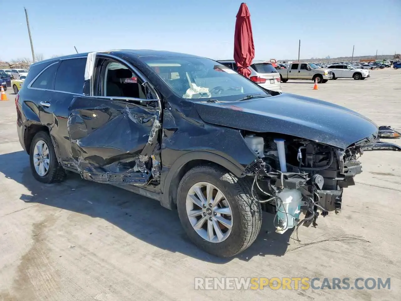 4 Photograph of a damaged car 5XYPG4A35LG694726 KIA SORENTO 2020
