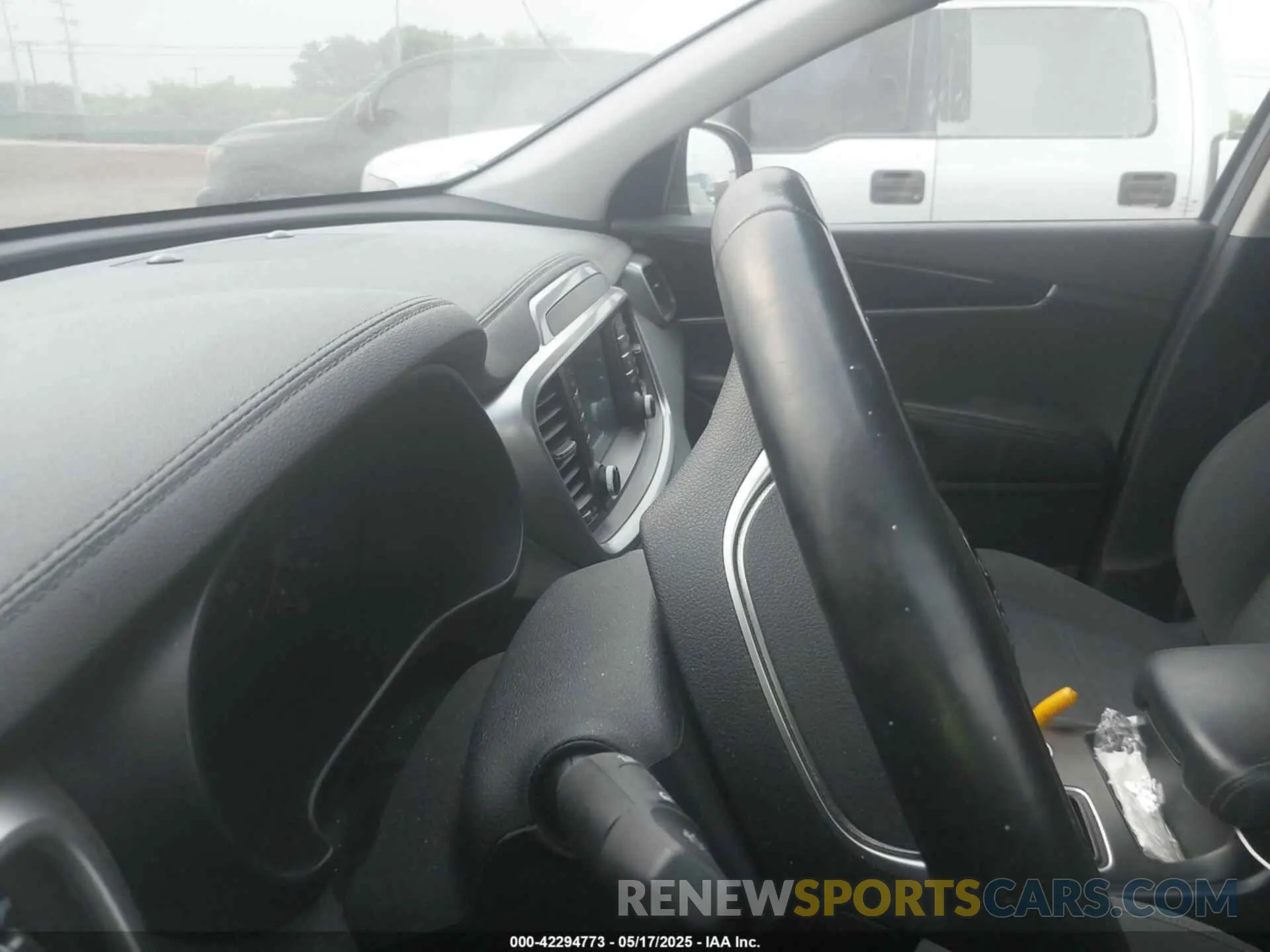14 Photograph of a damaged car 5XYPG4A36LG663128 KIA SORENTO 2020