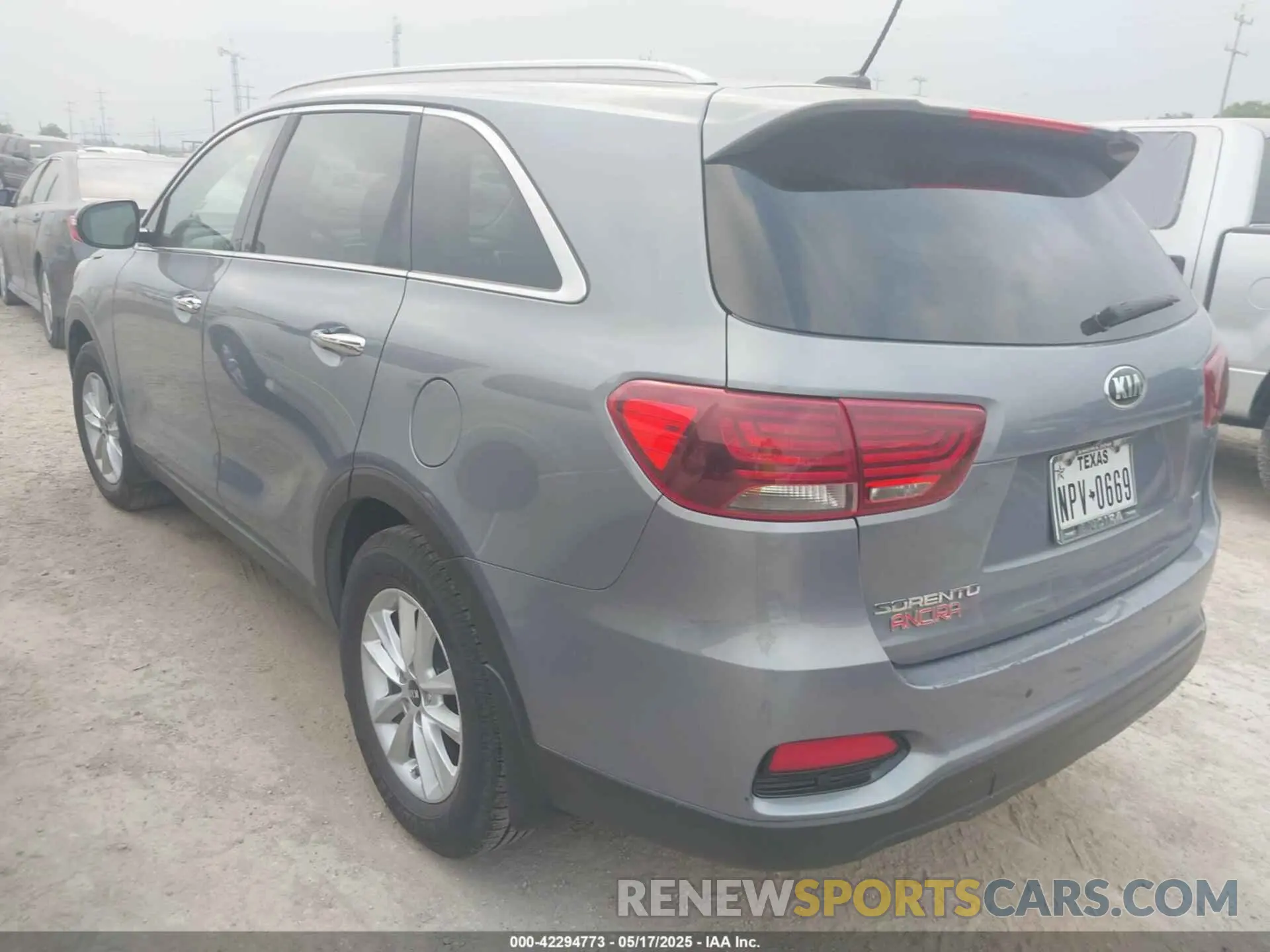 3 Photograph of a damaged car 5XYPG4A36LG663128 KIA SORENTO 2020