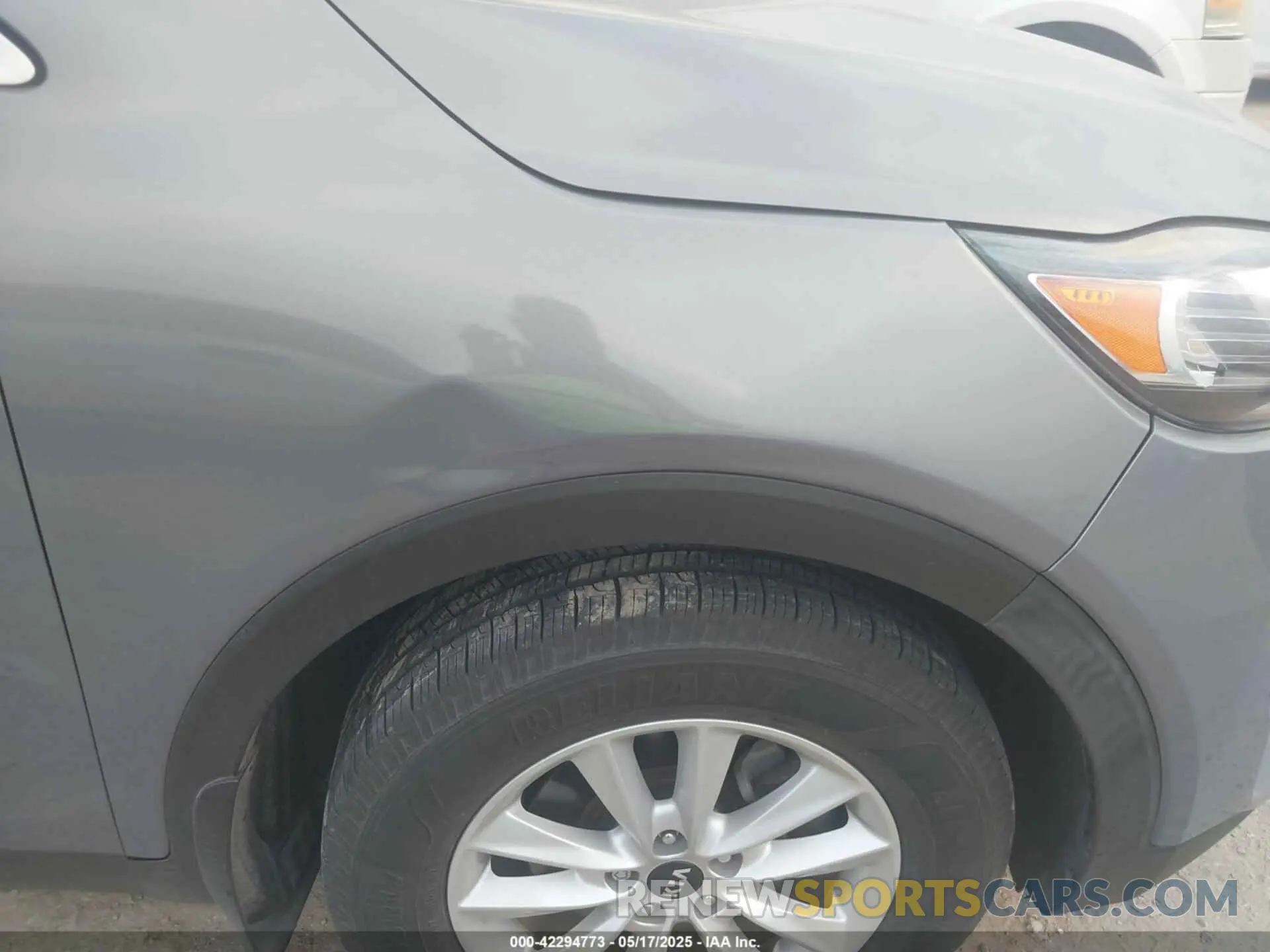 6 Photograph of a damaged car 5XYPG4A36LG663128 KIA SORENTO 2020