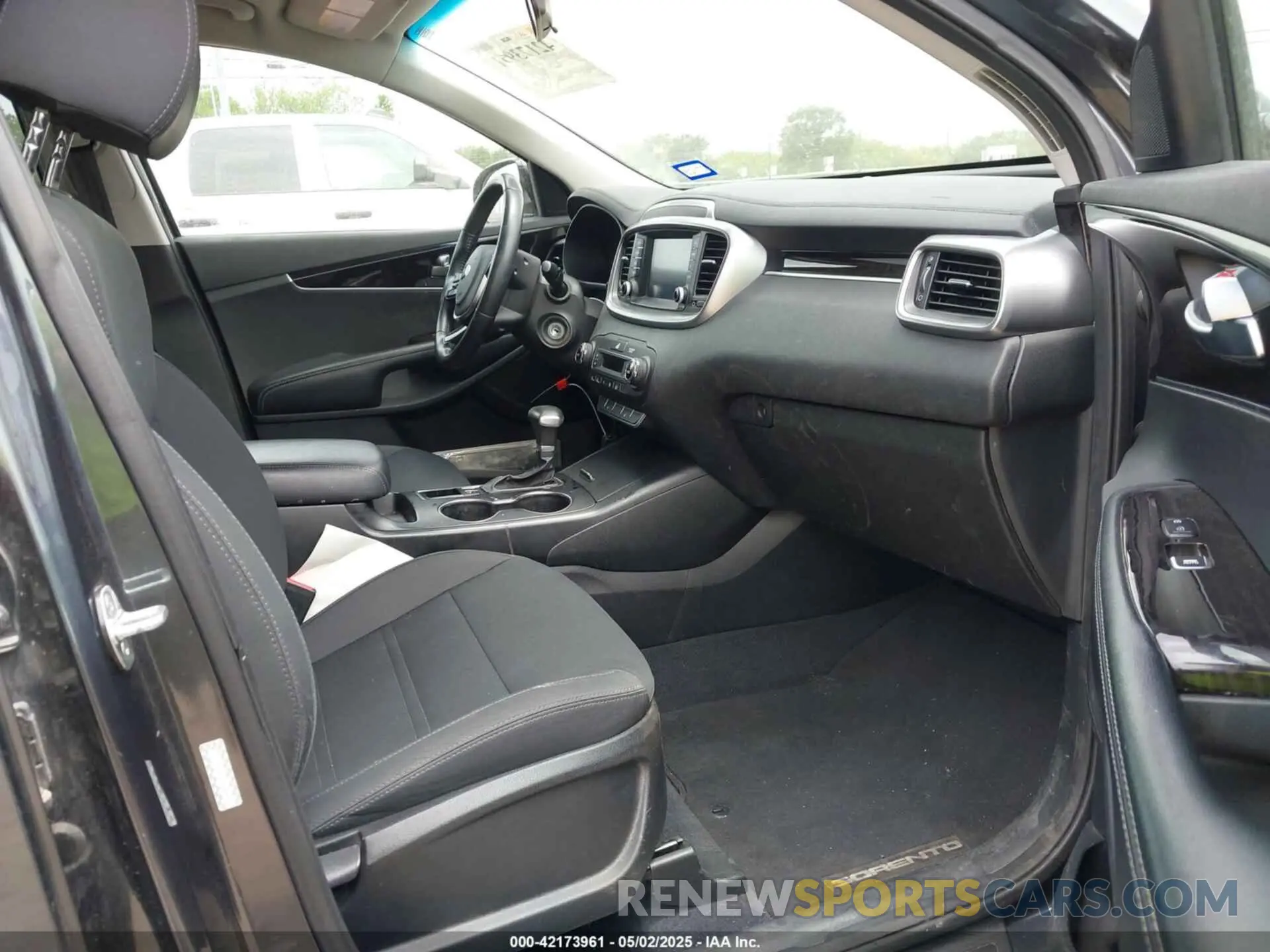 5 Фотография поврежденного автомобиля 5XYPG4A36LG682603 KIA SORENTO 2020