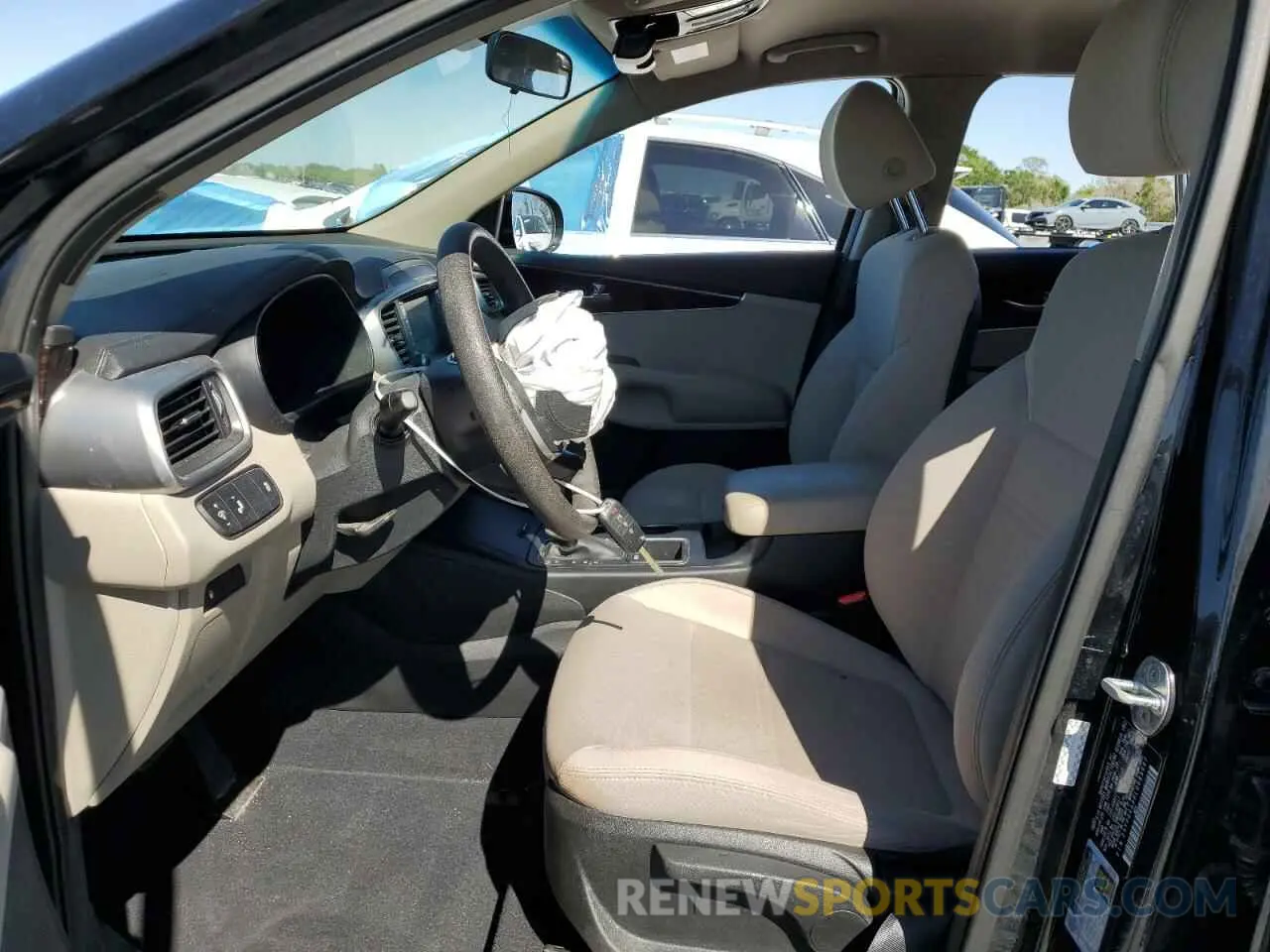 7 Photograph of a damaged car 5XYPG4A36LG685467 KIA SORENTO 2020