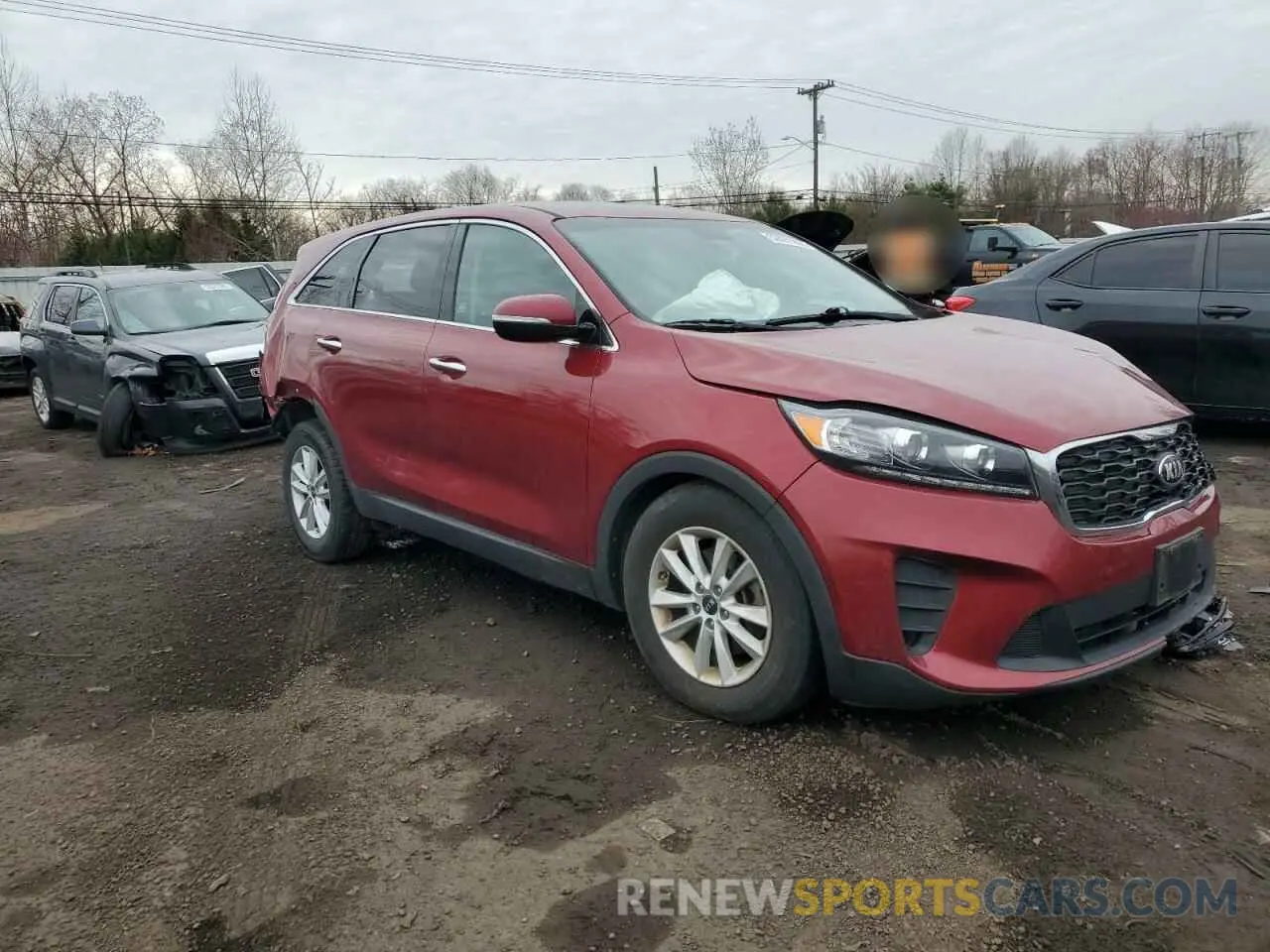 4 Photograph of a damaged car 5XYPG4A37LG670167 KIA SORENTO 2020