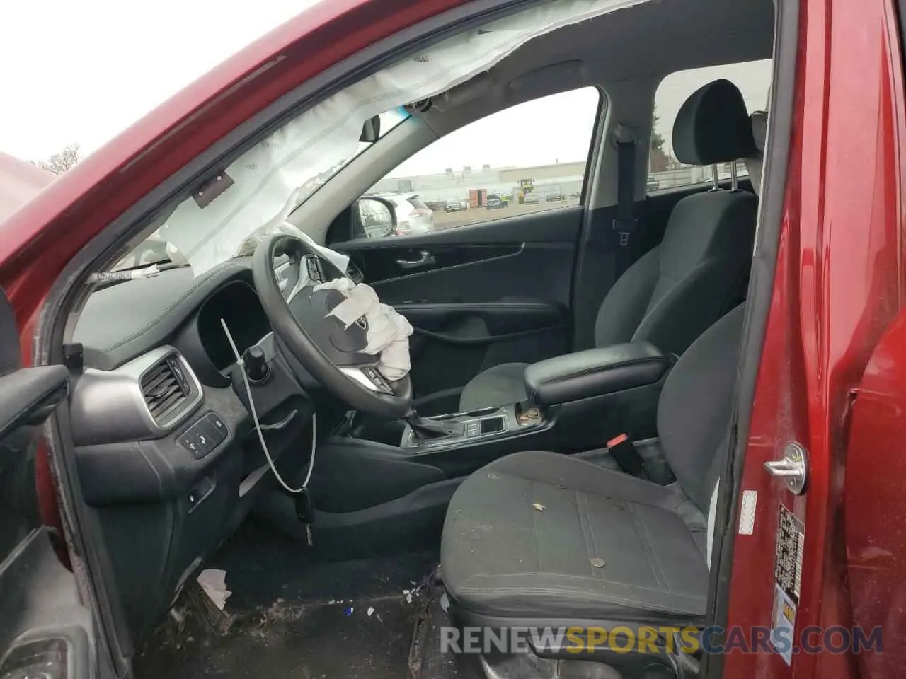 7 Photograph of a damaged car 5XYPG4A37LG670167 KIA SORENTO 2020