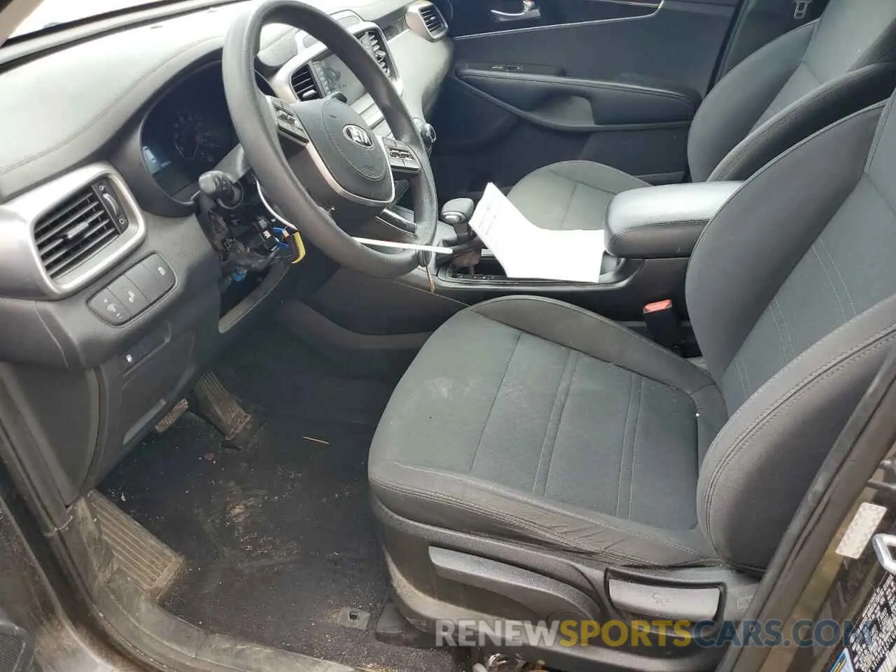 7 Photograph of a damaged car 5XYPG4A37LG690533 KIA SORENTO 2020