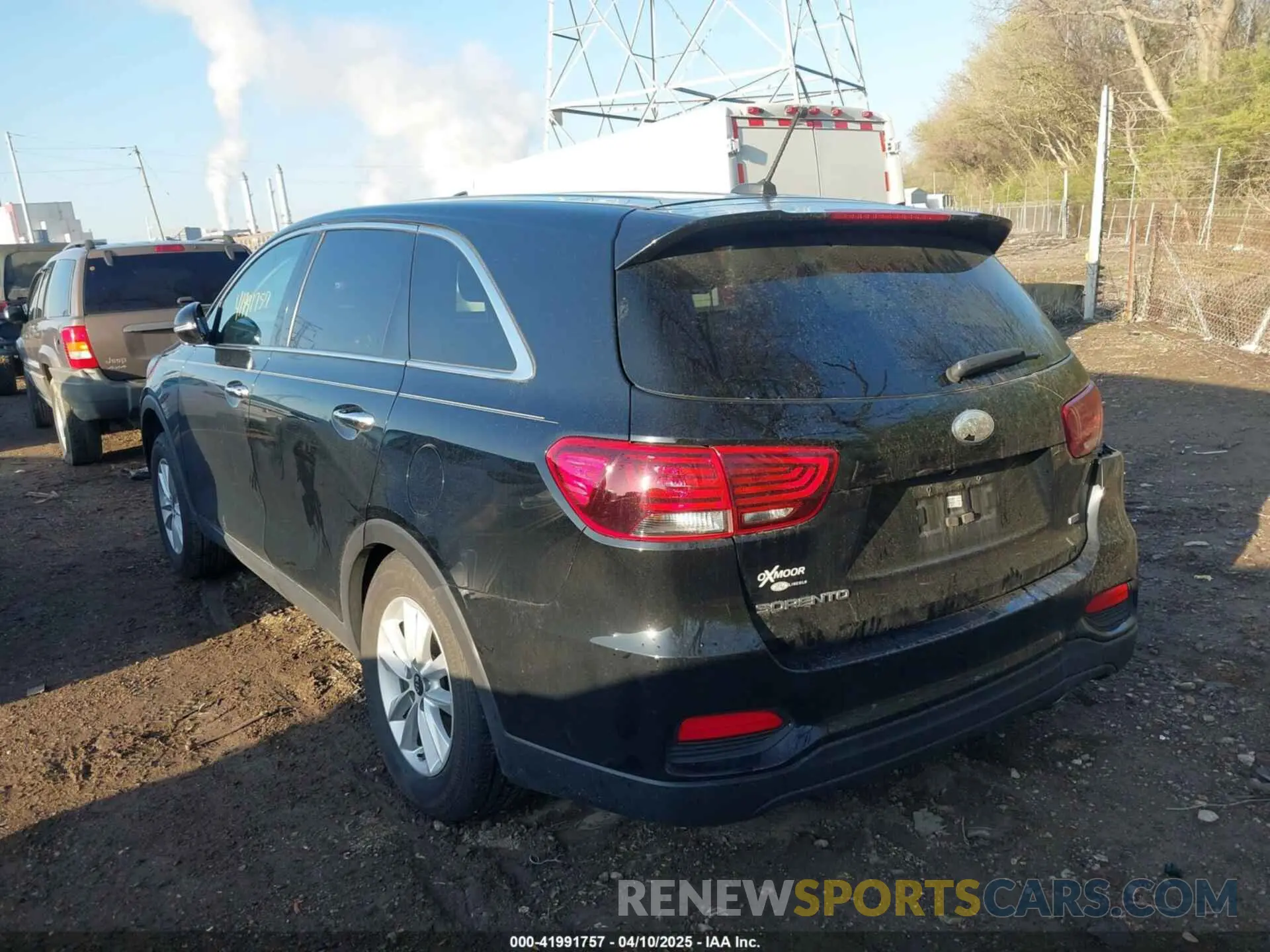 3 Photograph of a damaged car 5XYPG4A38LG628283 KIA SORENTO 2020