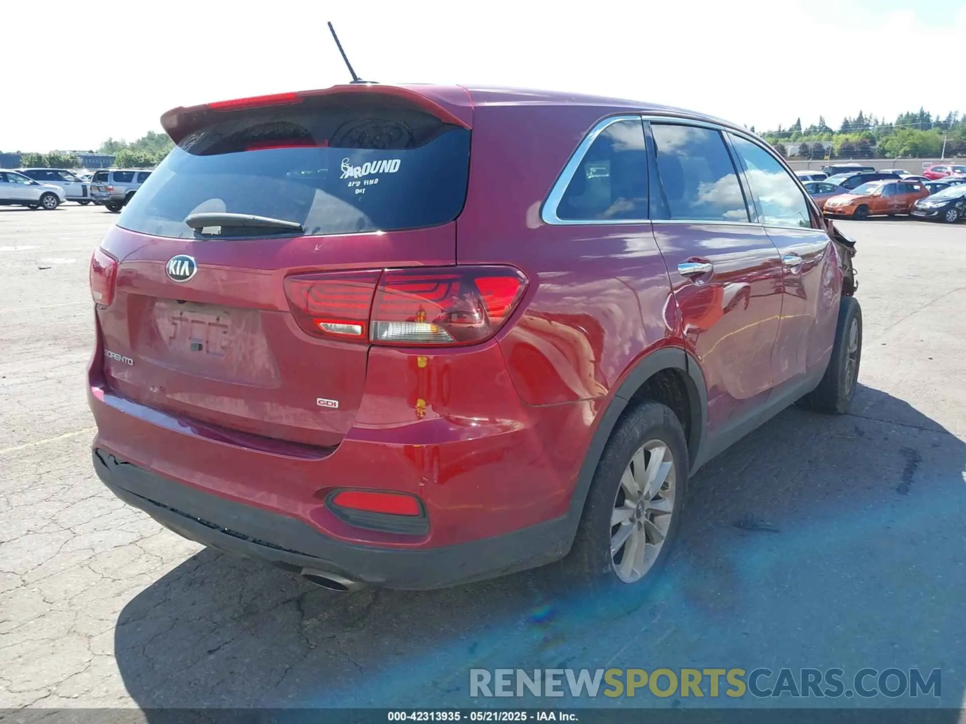 4 Photograph of a damaged car 5XYPG4A39LG629202 KIA SORENTO 2020