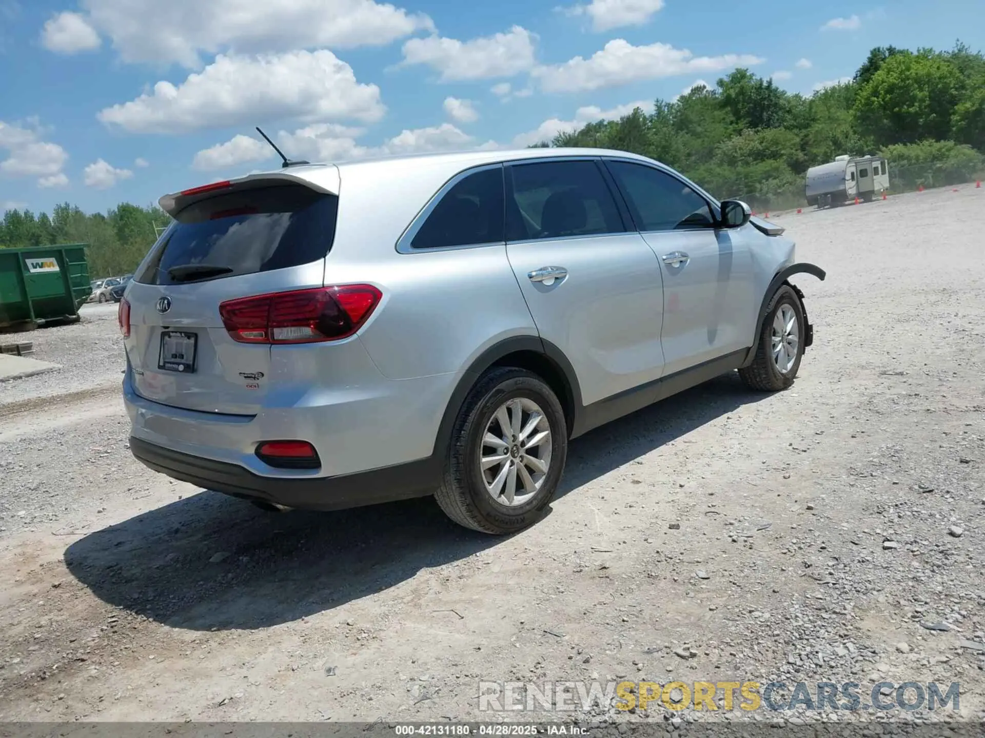 4 Photograph of a damaged car 5XYPG4A3XLG634716 KIA SORENTO 2020