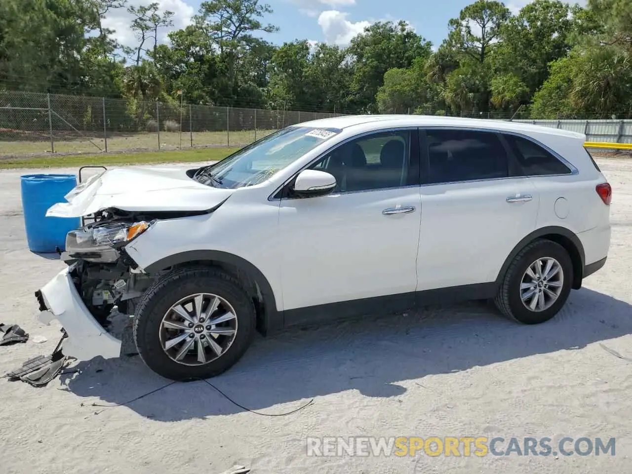1 Photograph of a damaged car 5XYPG4A3XLG657641 KIA SORENTO 2020