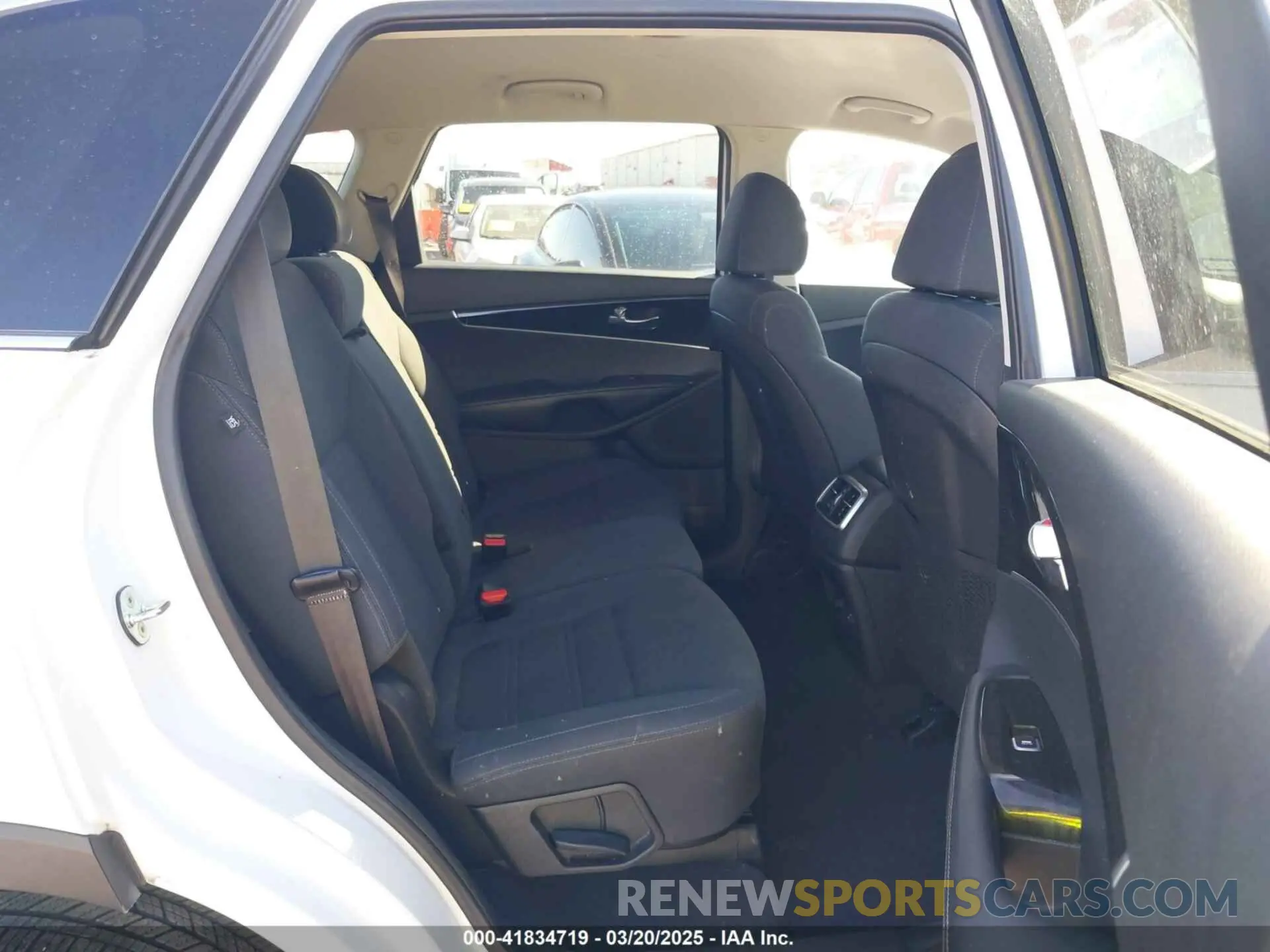 8 Фотография поврежденного автомобиля 5XYPG4A51LG622181 KIA SORENTO 2020