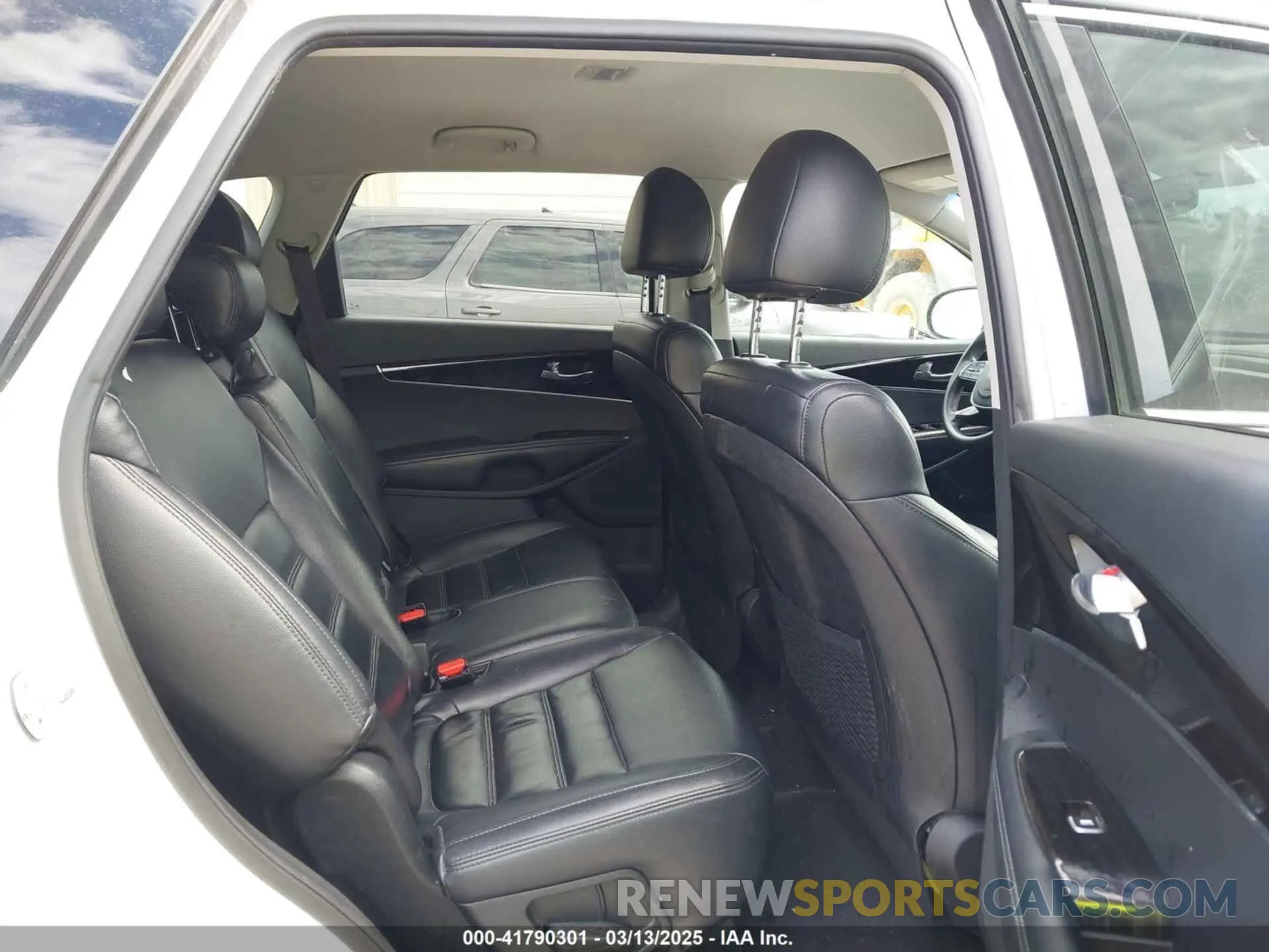 8 Фотография поврежденного автомобиля 5XYPG4A52LG622321 KIA SORENTO 2020