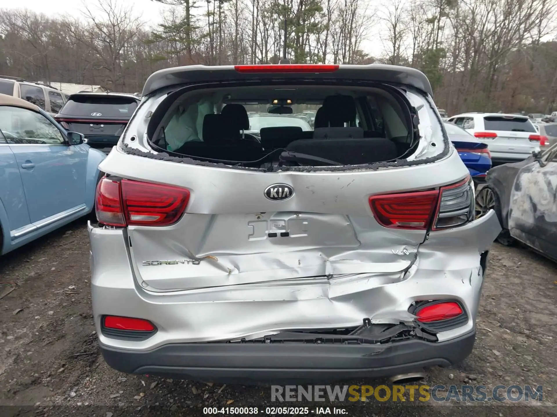 16 Photograph of a damaged car 5XYPG4A52LG627955 KIA SORENTO 2020