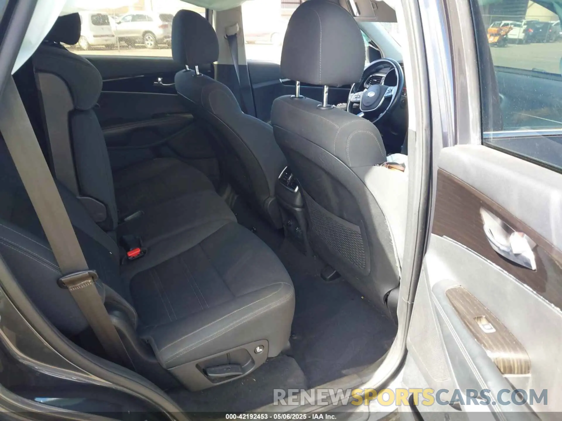 8 Фотография поврежденного автомобиля 5XYPG4A54LG703207 KIA SORENTO 2020