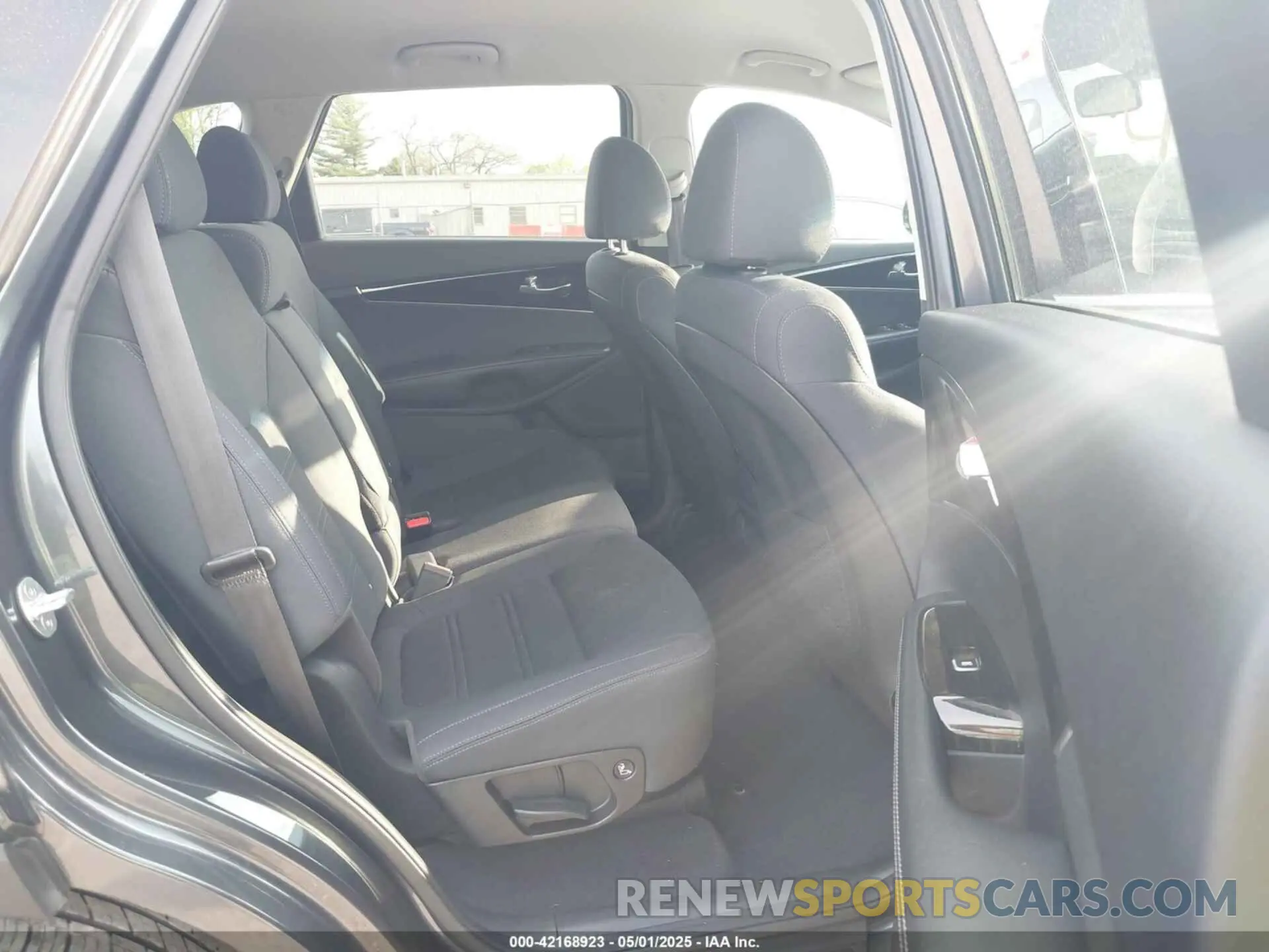 8 Фотография поврежденного автомобиля 5XYPG4A54LG706009 KIA SORENTO 2020