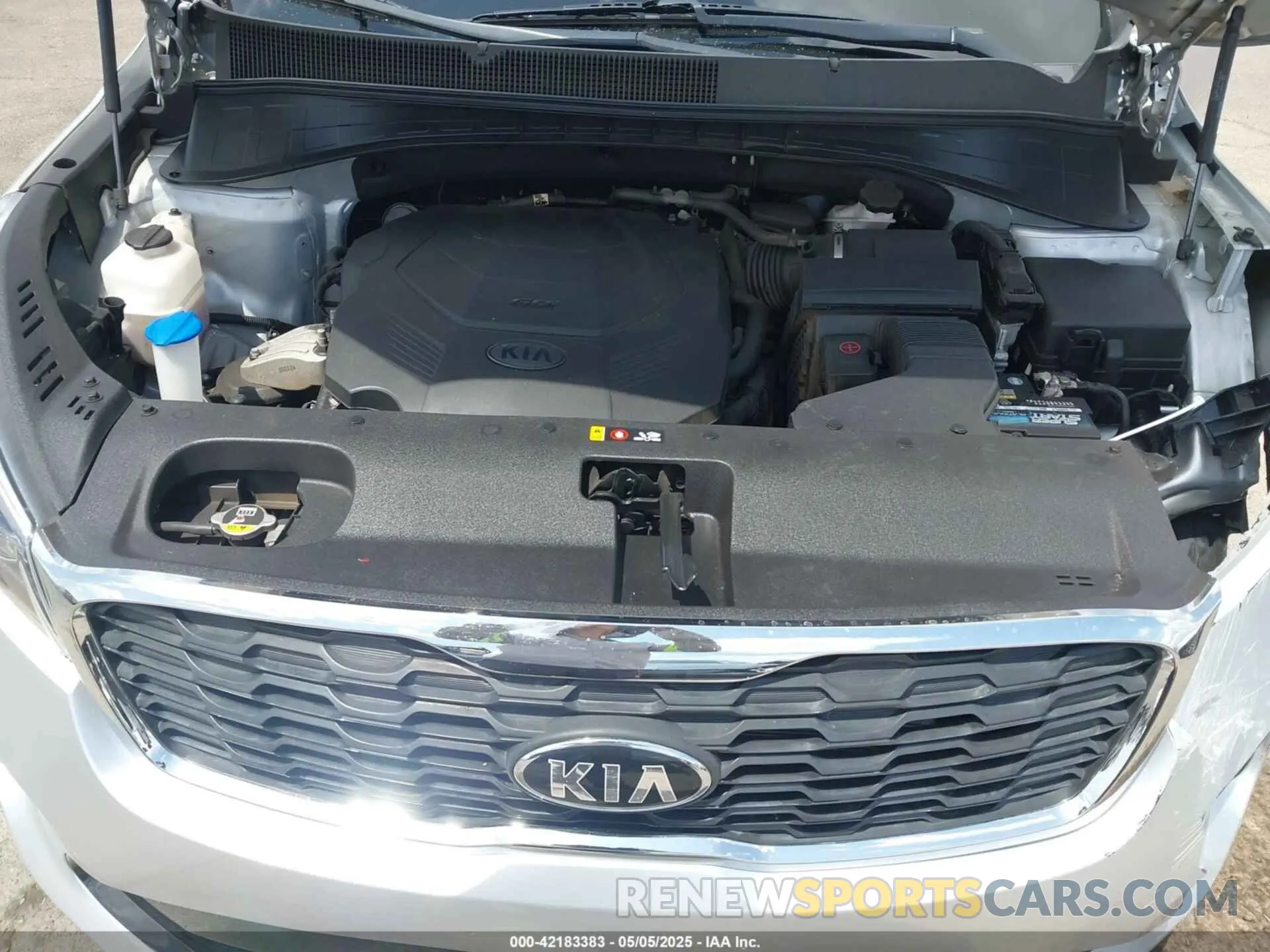 10 Photograph of a damaged car 5XYPG4A55LG694372 KIA SORENTO 2020