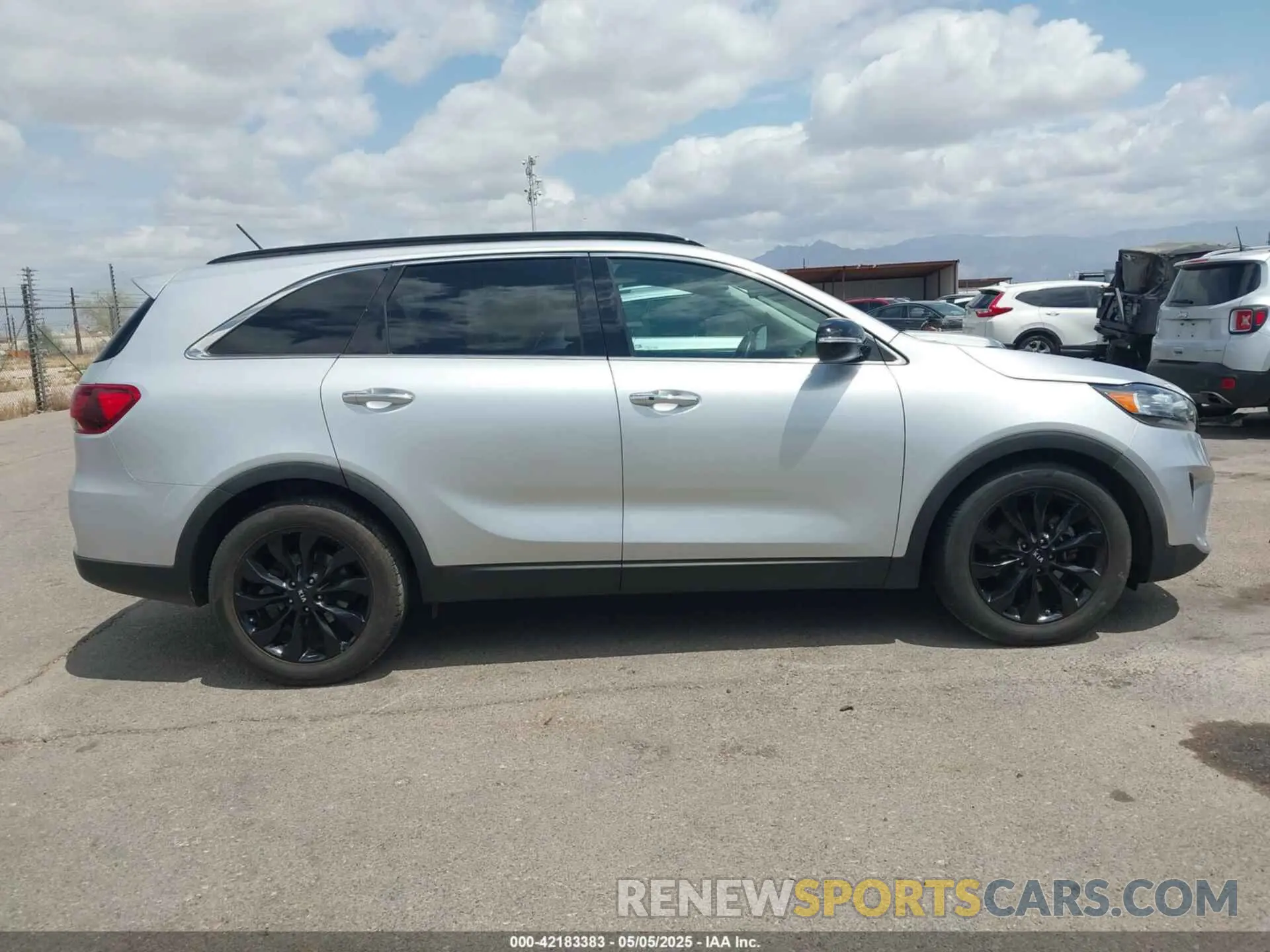 14 Photograph of a damaged car 5XYPG4A55LG694372 KIA SORENTO 2020