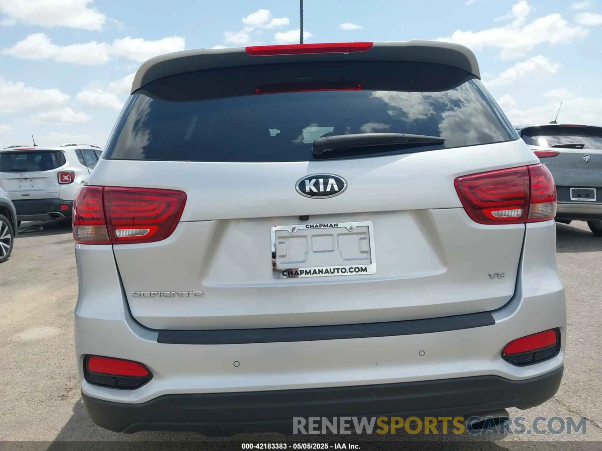 17 Photograph of a damaged car 5XYPG4A55LG694372 KIA SORENTO 2020