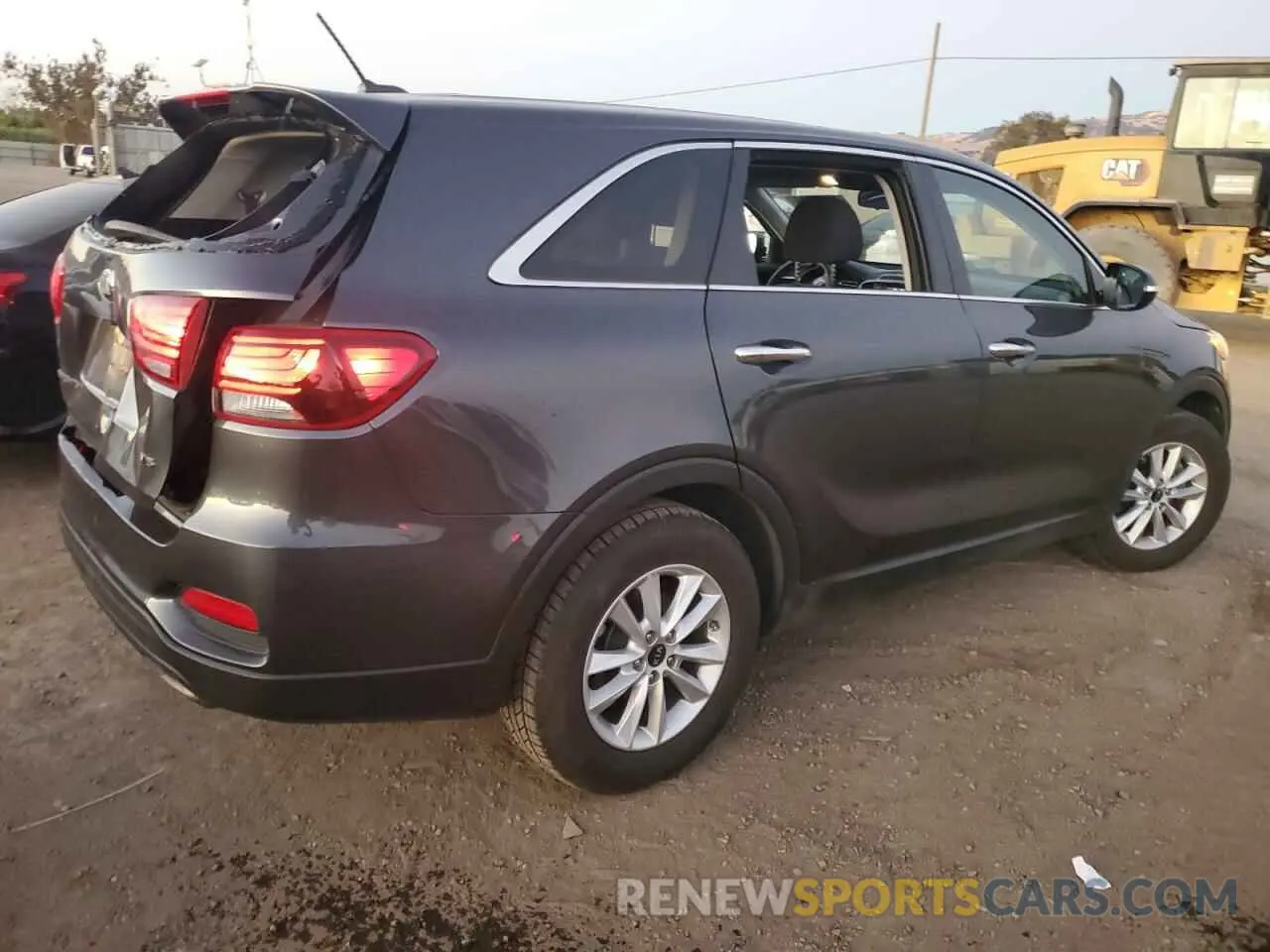 3 Photograph of a damaged car 5XYPG4A57LG628745 KIA SORENTO 2020