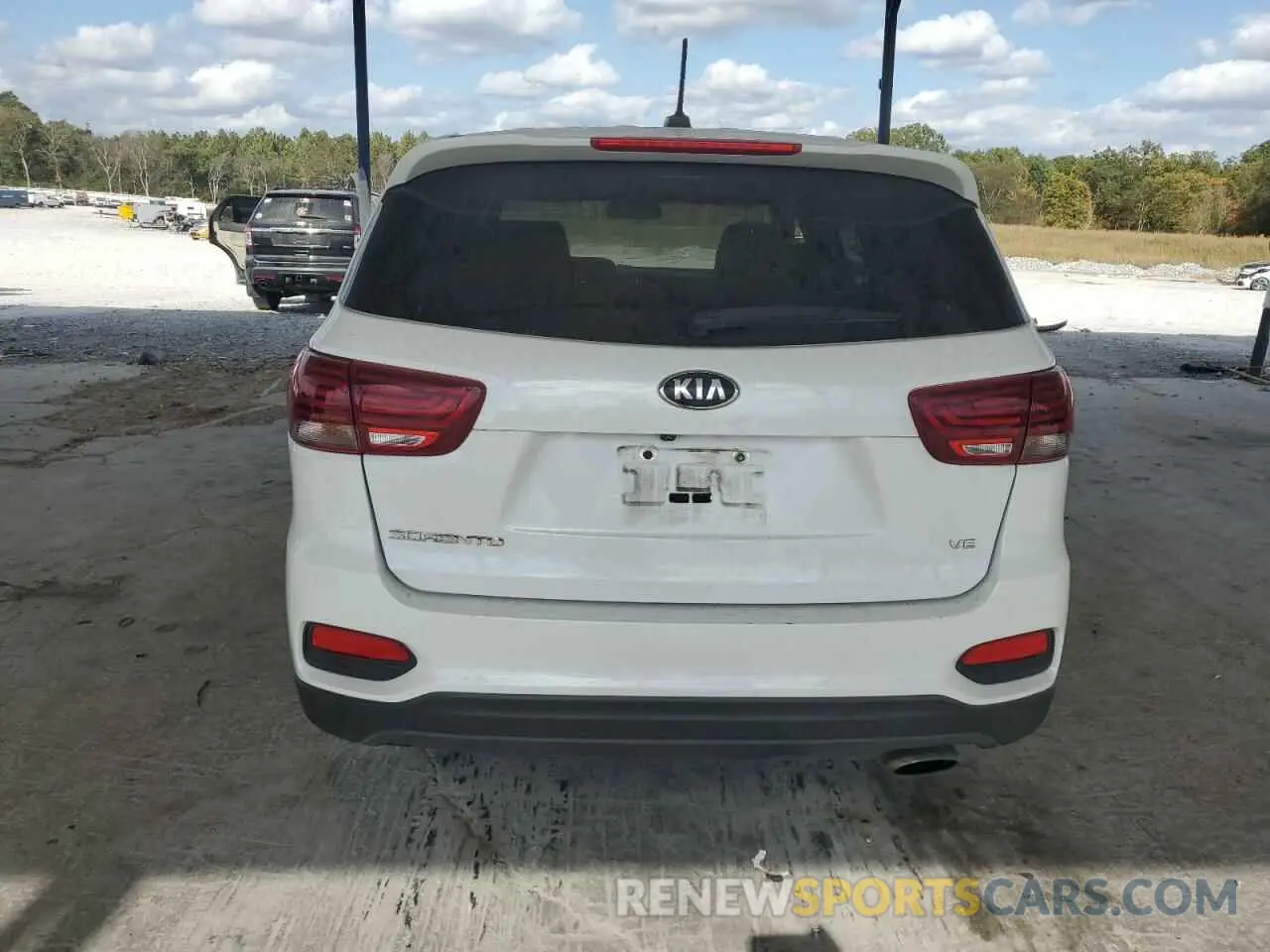 6 Photograph of a damaged car 5XYPG4A57LG668484 KIA SORENTO 2020