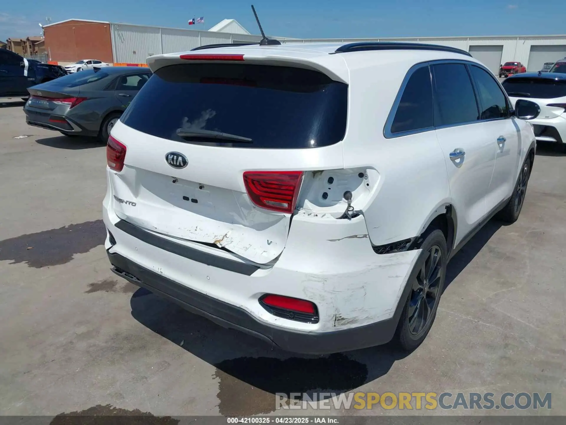 6 Photograph of a damaged car 5XYPG4A57LG672955 KIA SORENTO 2020