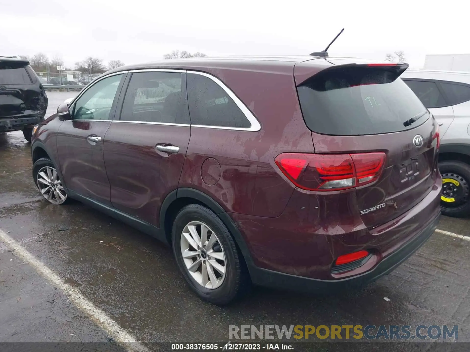 3 Photograph of a damaged car 5XYPG4A5XLG615276 KIA SORENTO 2020