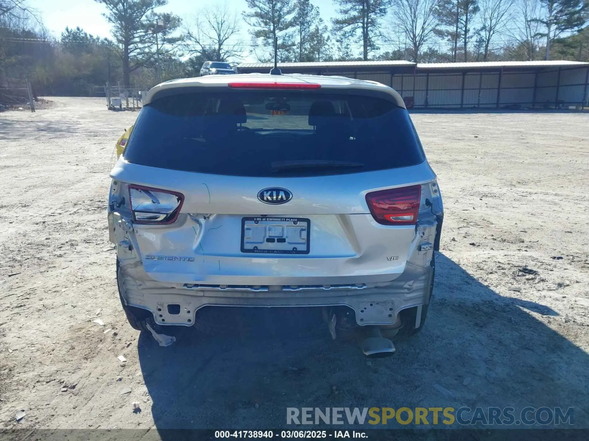 17 Photograph of a damaged car 5XYPG4A5XLG615763 KIA SORENTO 2020