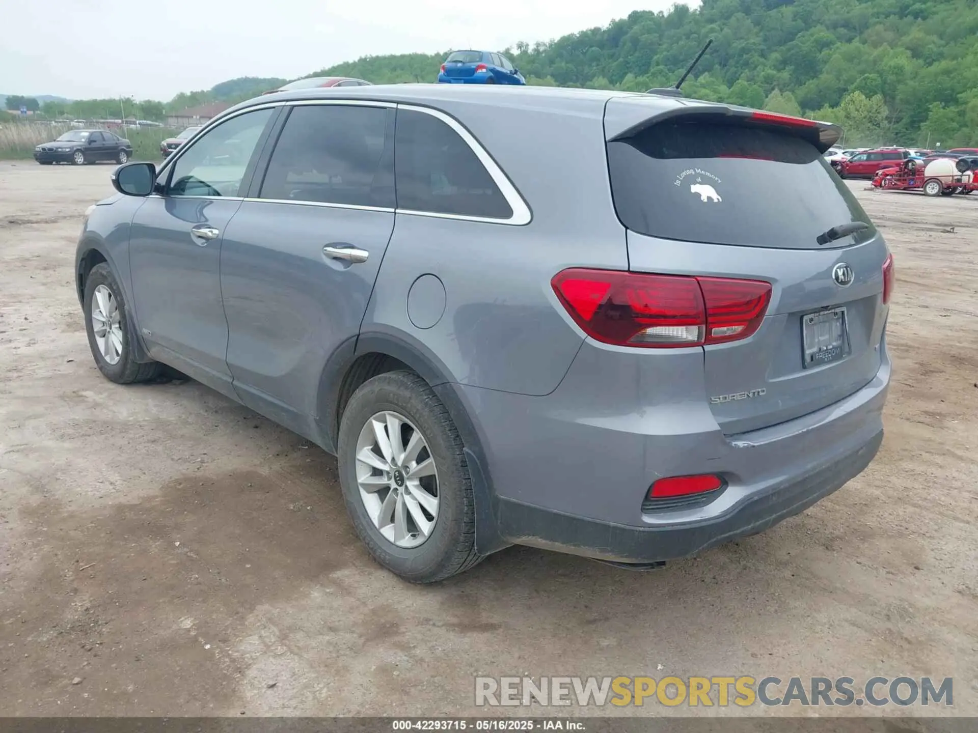 3 Photograph of a damaged car 5XYPGDA31LG659522 KIA SORENTO 2020
