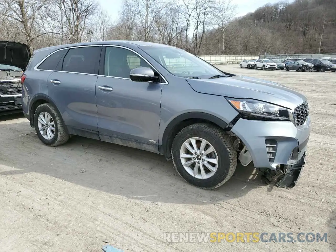 4 Photograph of a damaged car 5XYPGDA31LG698739 KIA SORENTO 2020
