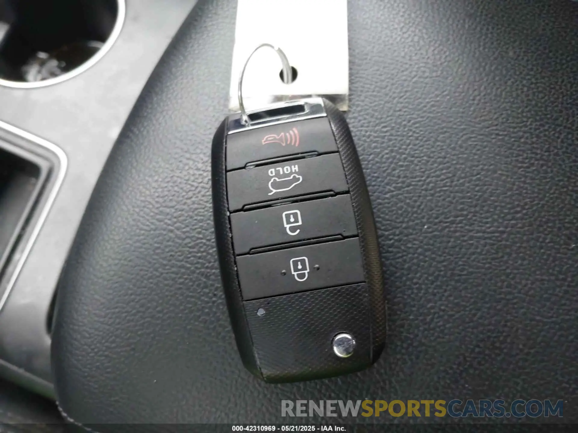 11 Photograph of a damaged car 5XYPGDA31LG702630 KIA SORENTO 2020