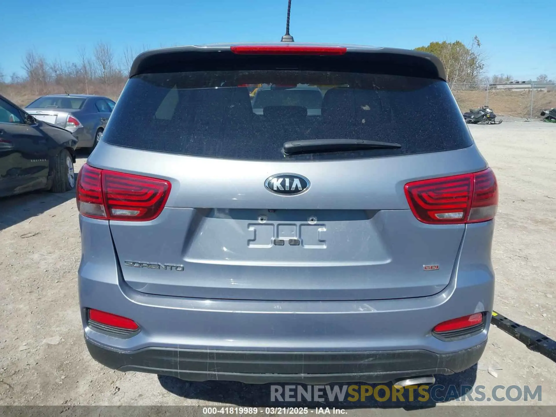17 Photograph of a damaged car 5XYPGDA36LG635684 KIA SORENTO 2020