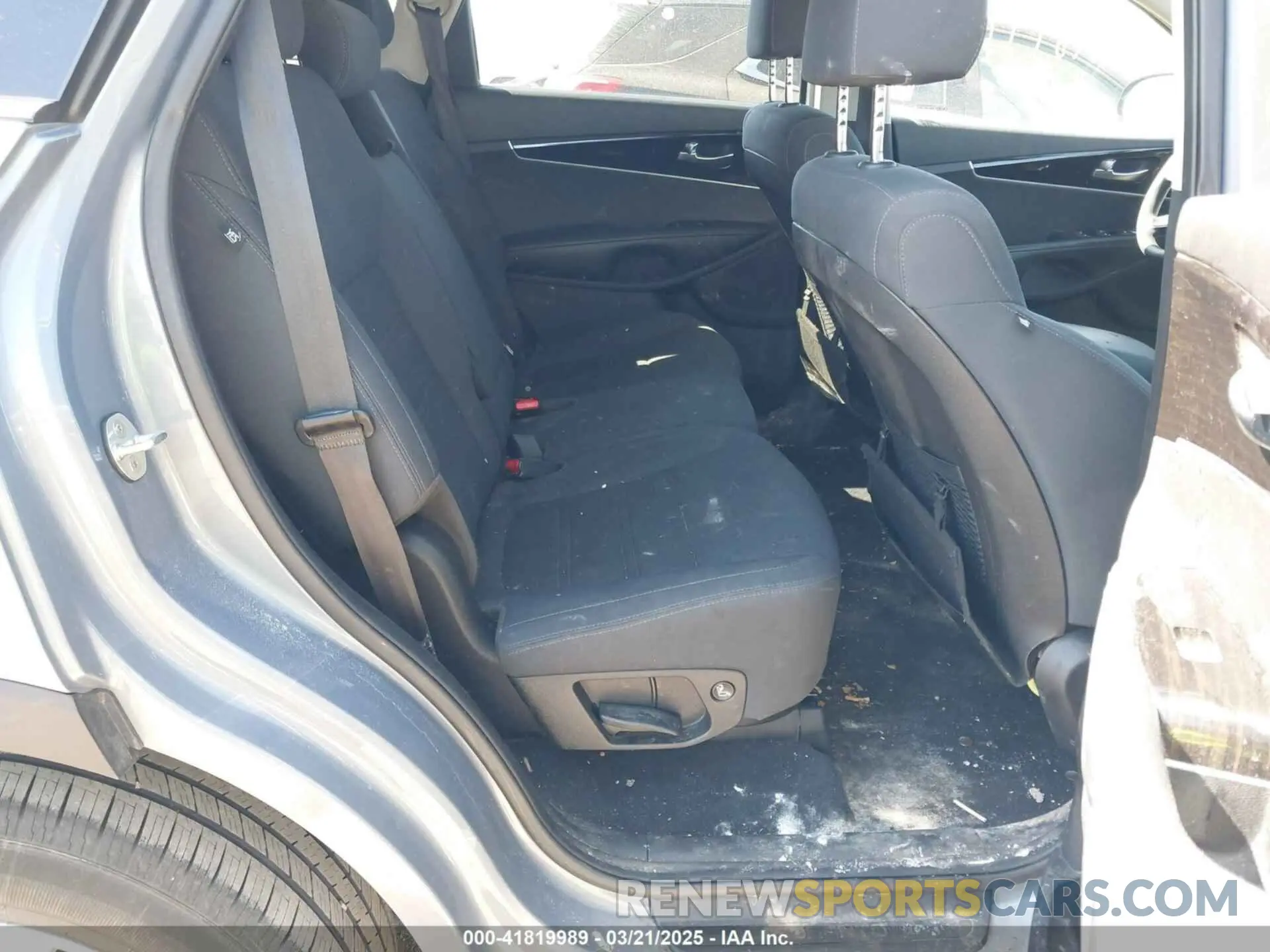 8 Photograph of a damaged car 5XYPGDA36LG635684 KIA SORENTO 2020