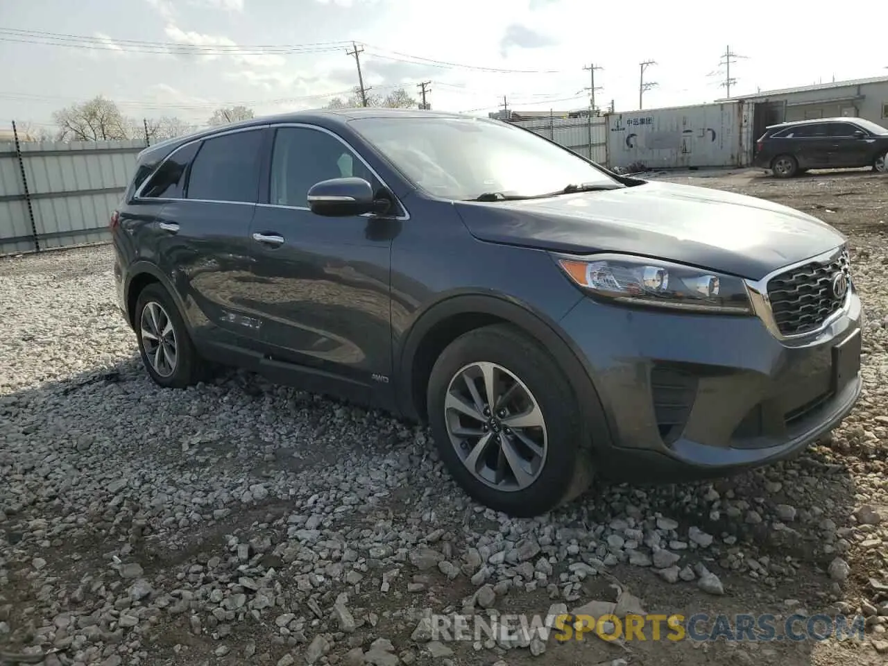 4 Photograph of a damaged car 5XYPGDA55LG692363 KIA SORENTO 2020