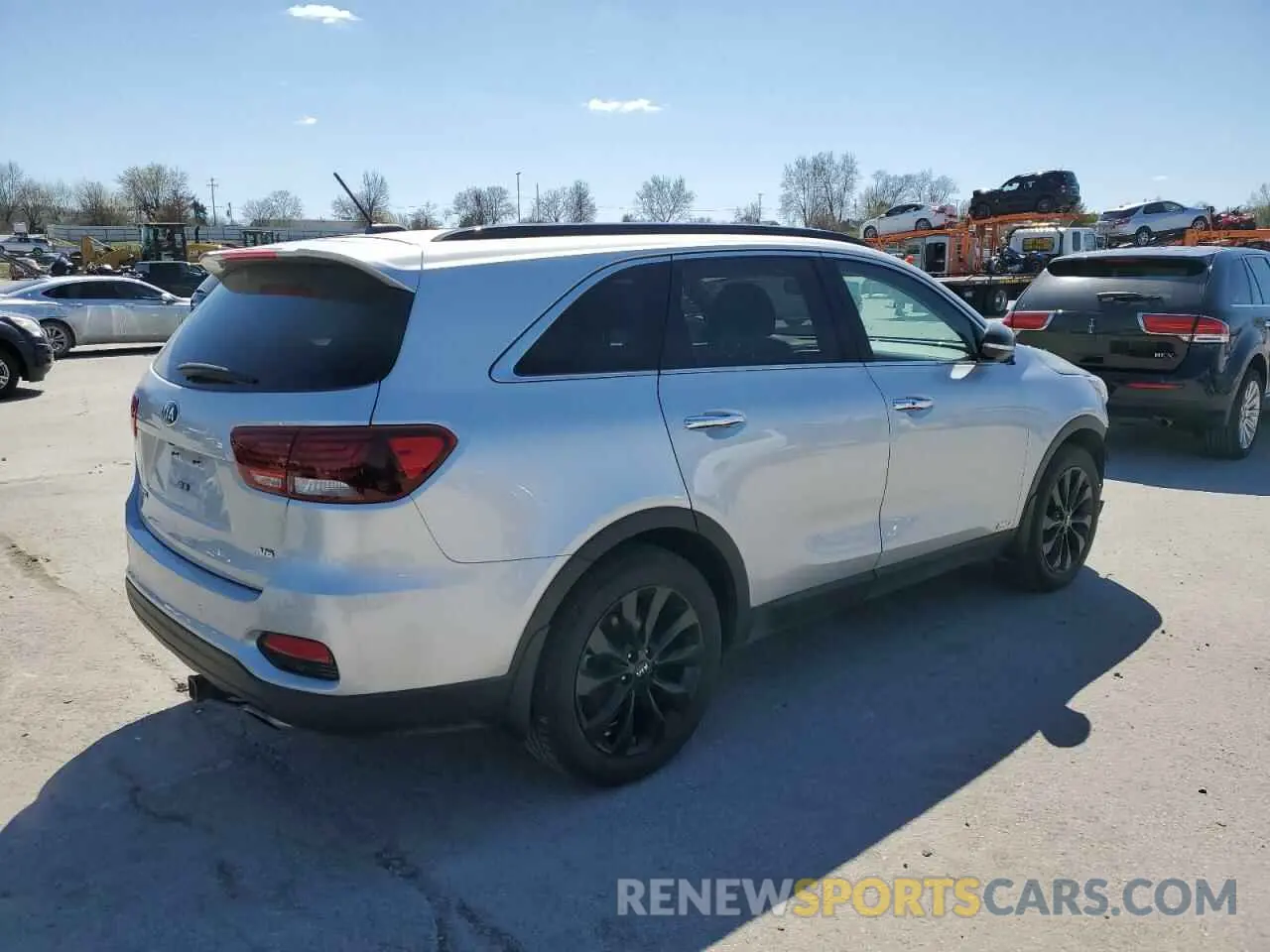3 Photograph of a damaged car 5XYPGDA55LG696915 KIA SORENTO 2020