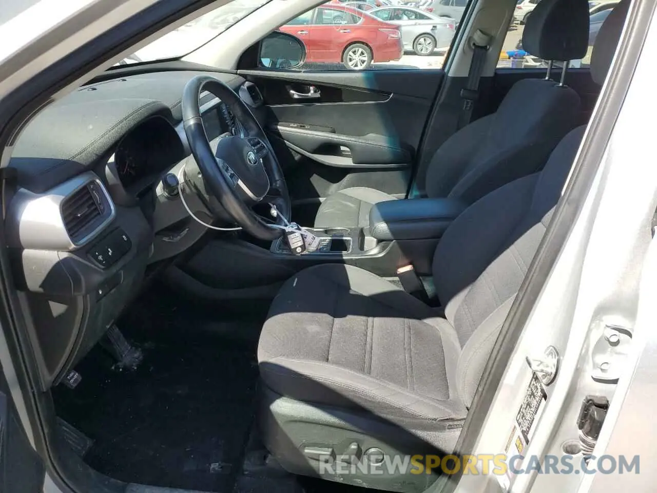 7 Photograph of a damaged car 5XYPGDA55LG696915 KIA SORENTO 2020