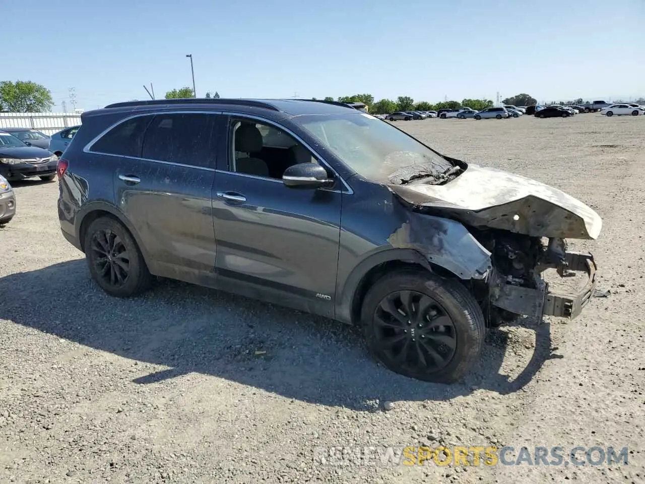 4 Photograph of a damaged car 5XYPGDA56LG675782 KIA SORENTO 2020