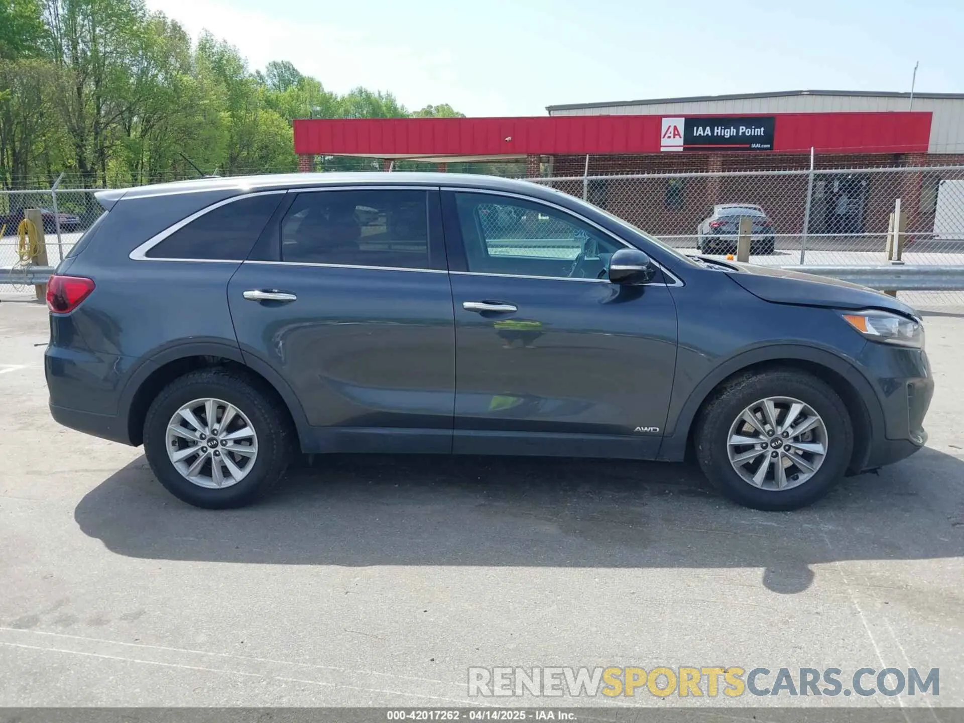 13 Photograph of a damaged car 5XYPGDA58LG618502 KIA SORENTO 2020