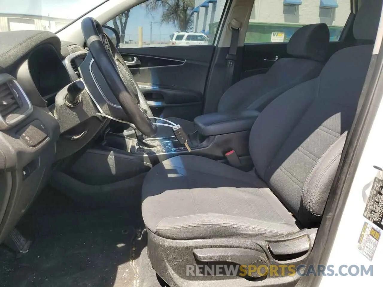 7 Photograph of a damaged car 5XYPGDA59LG619478 KIA SORENTO 2020