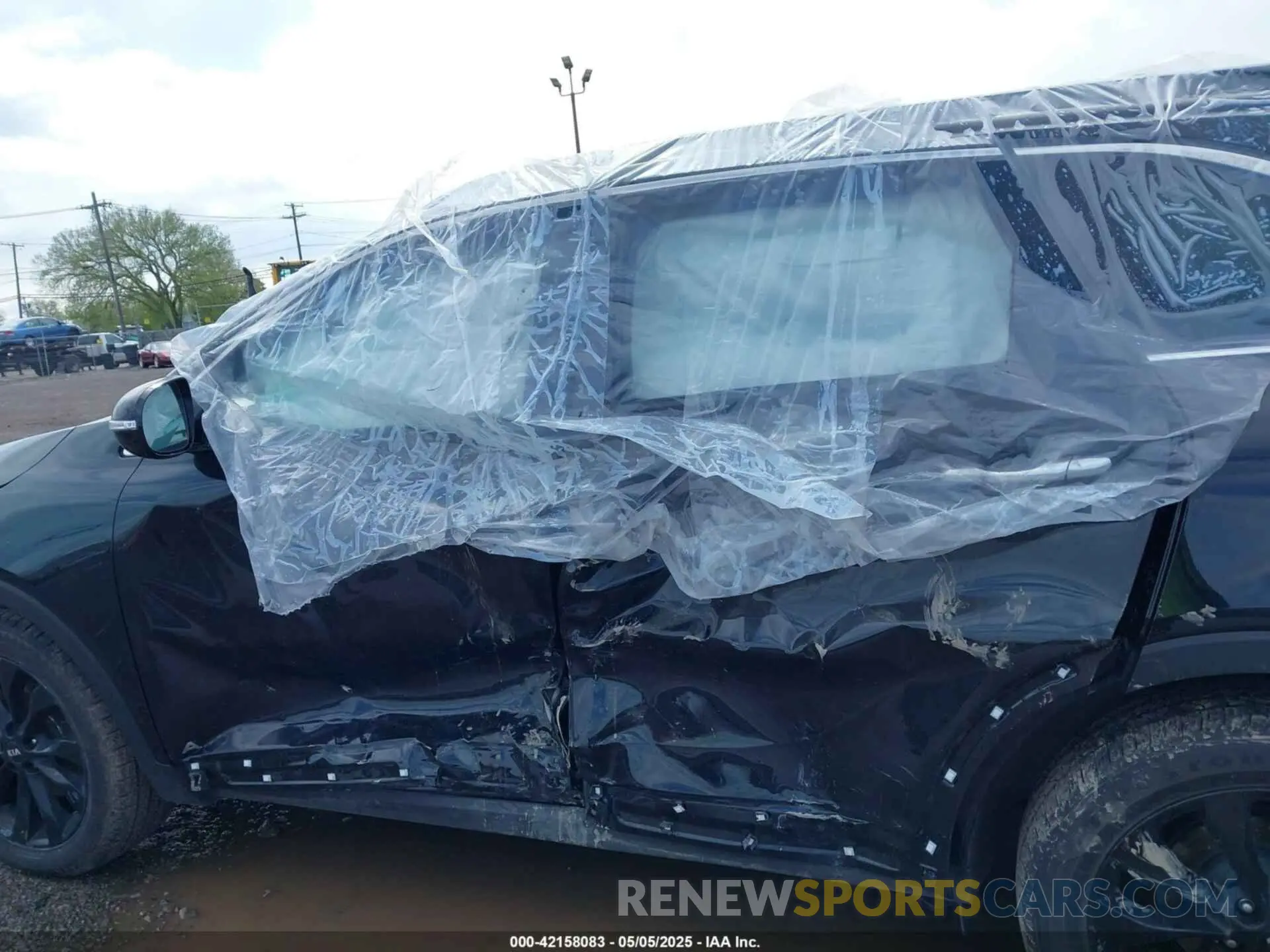 14 Photograph of a damaged car 5XYPGDA5XLG680807 KIA SORENTO 2020