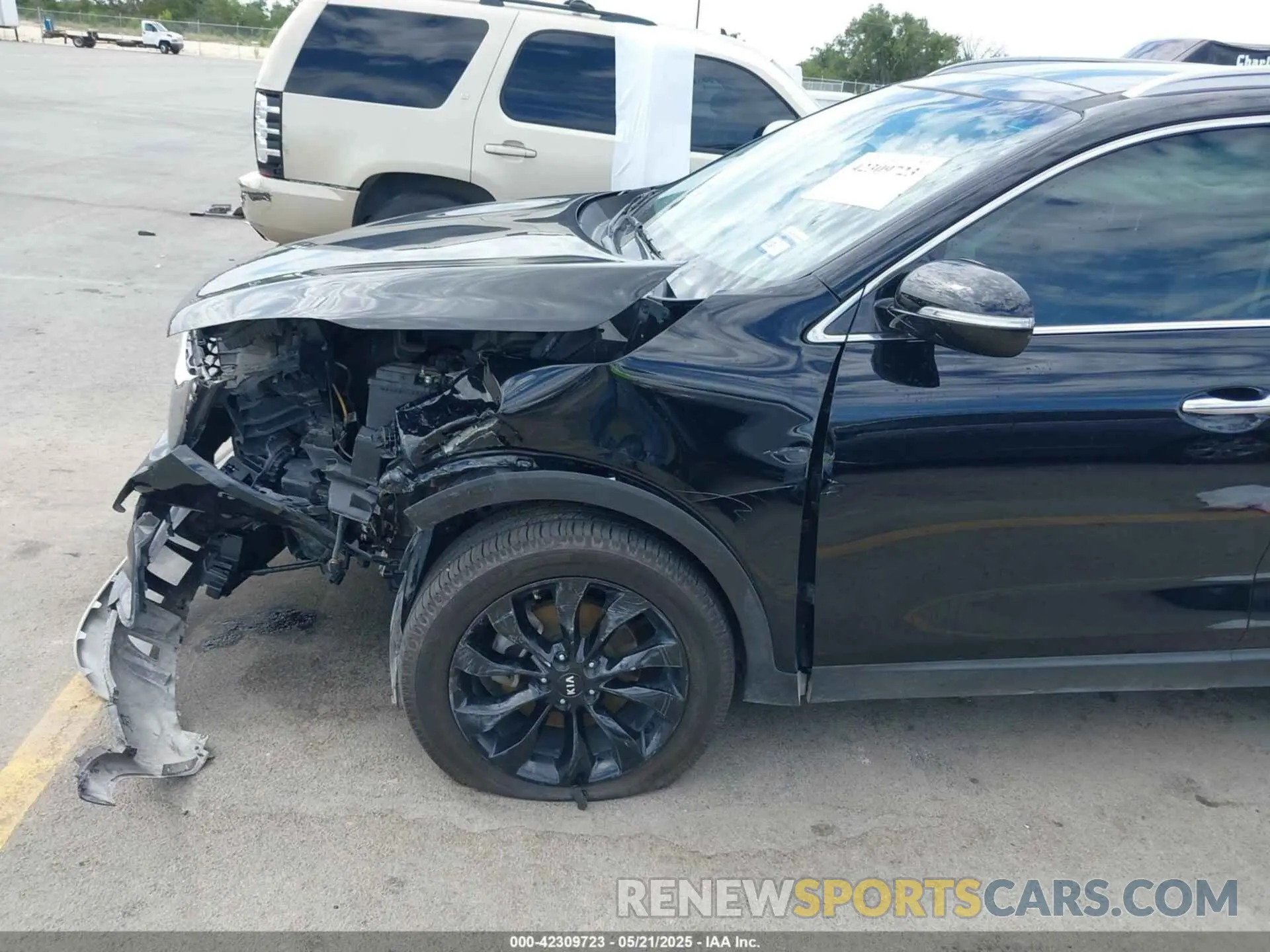 6 Photograph of a damaged car 5XYPH4A57LG706518 KIA SORENTO 2020