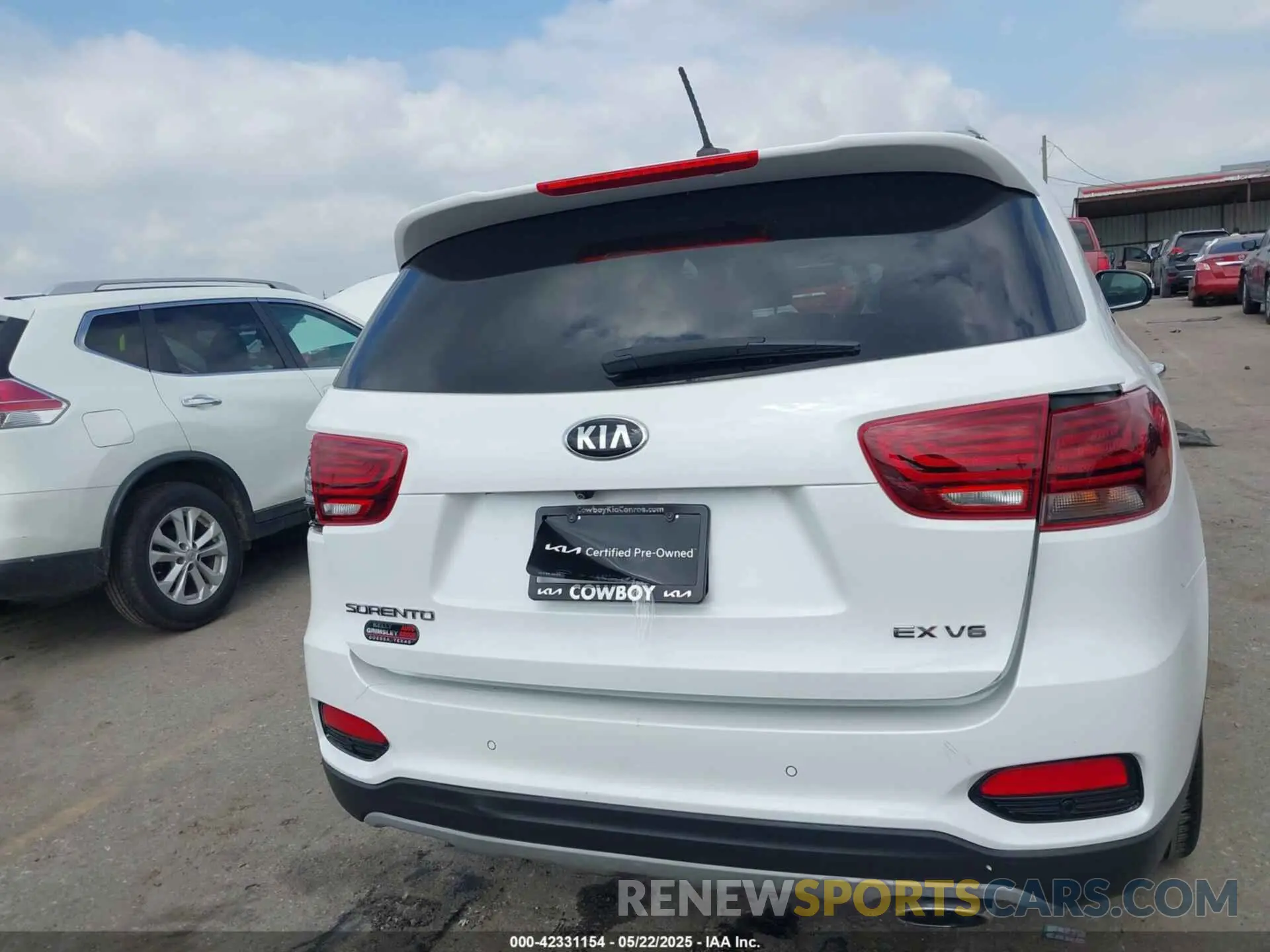 15 Photograph of a damaged car 5XYPH4A58LG707175 KIA SORENTO 2020