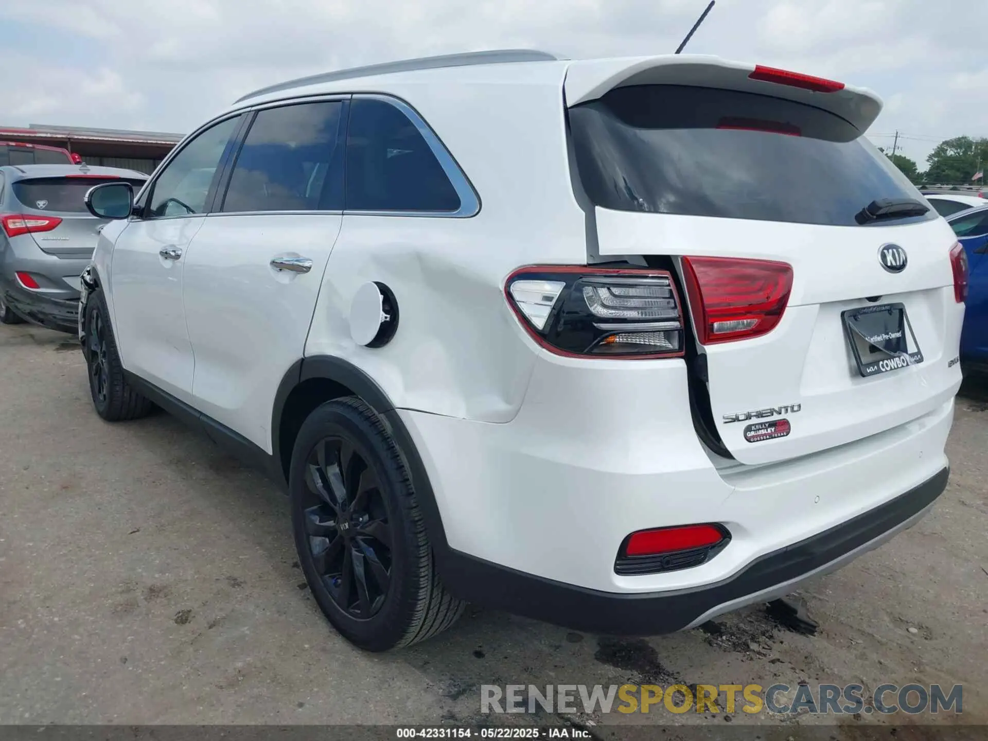3 Photograph of a damaged car 5XYPH4A58LG707175 KIA SORENTO 2020