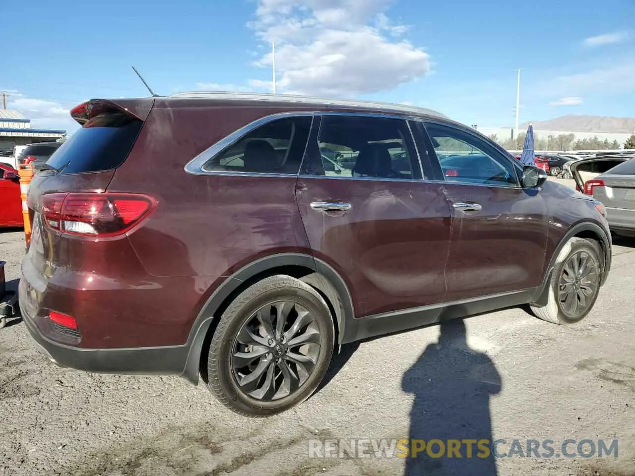3 Photograph of a damaged car 5XYPH4A5XLG689309 KIA SORENTO 2020