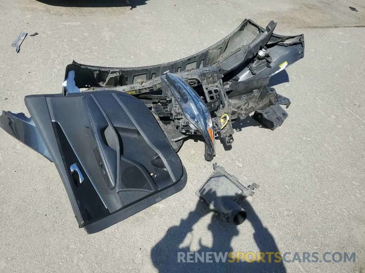 13 Photograph of a damaged car 5XYPHDA52LG708595 KIA SORENTO 2020