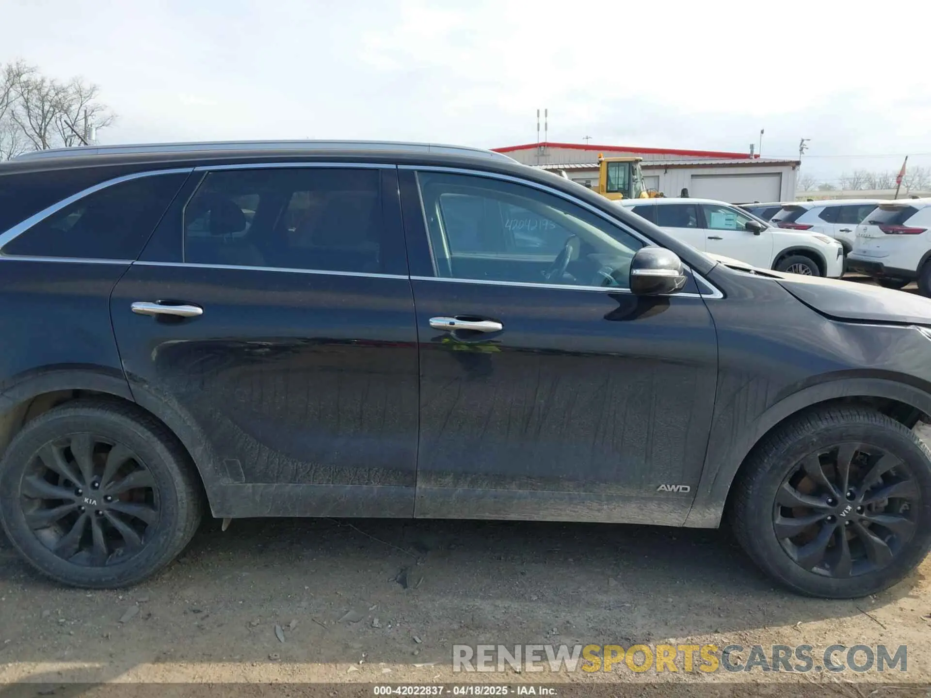 13 Photograph of a damaged car 5XYPHDA58LG708648 KIA SORENTO 2020