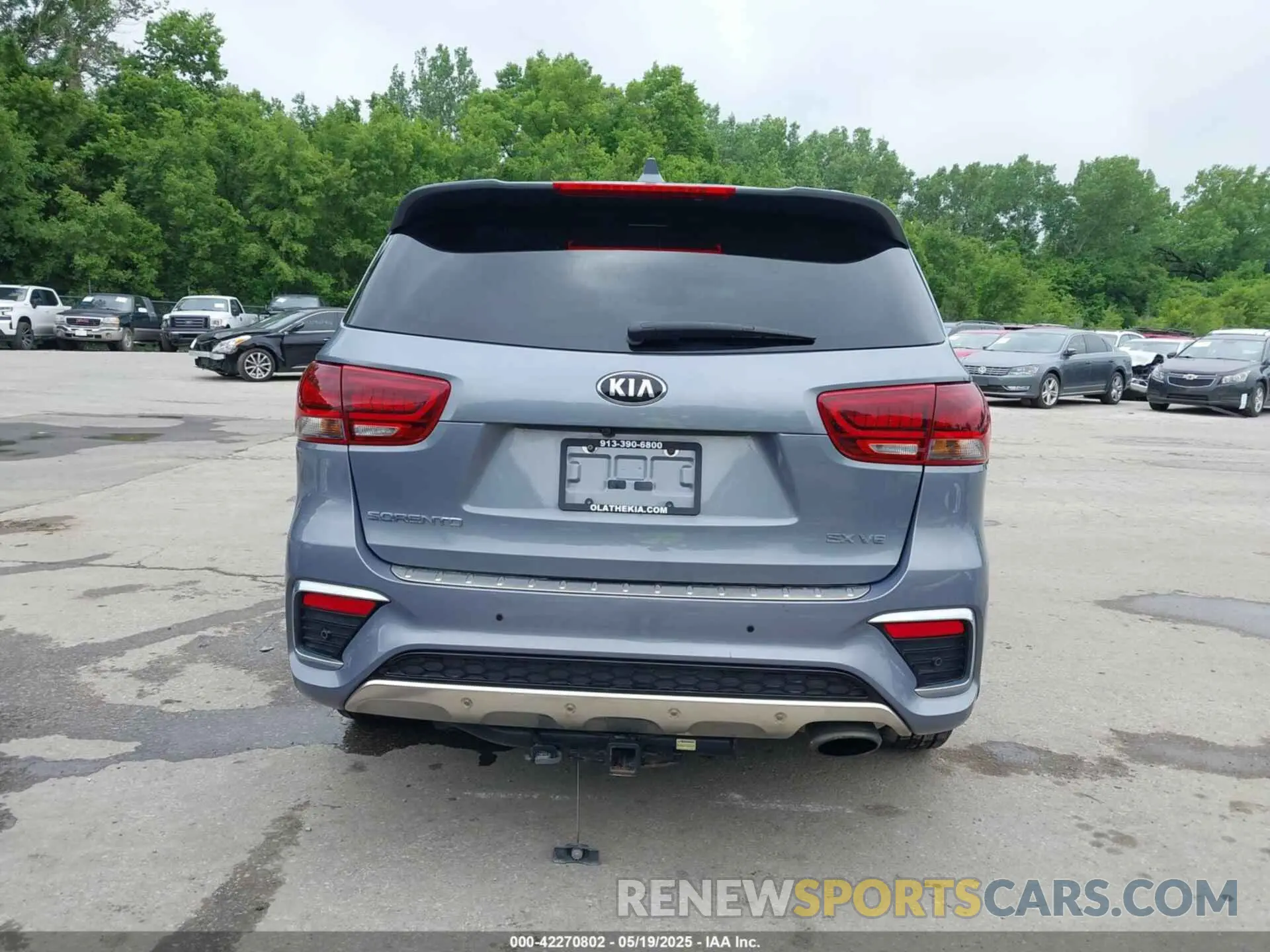 17 Photograph of a damaged car 5XYPKDA52LG648240 KIA SORENTO 2020