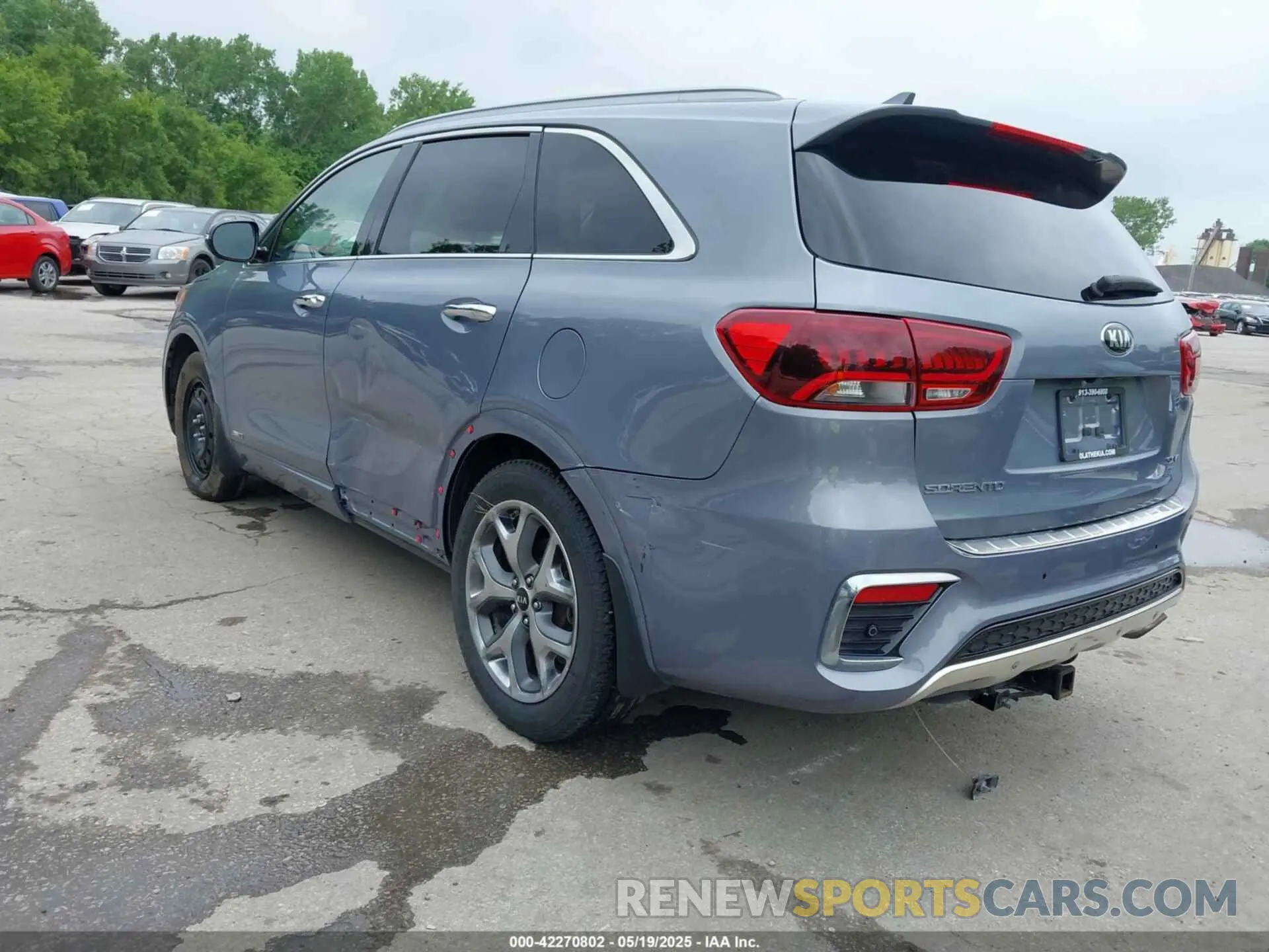 3 Photograph of a damaged car 5XYPKDA52LG648240 KIA SORENTO 2020