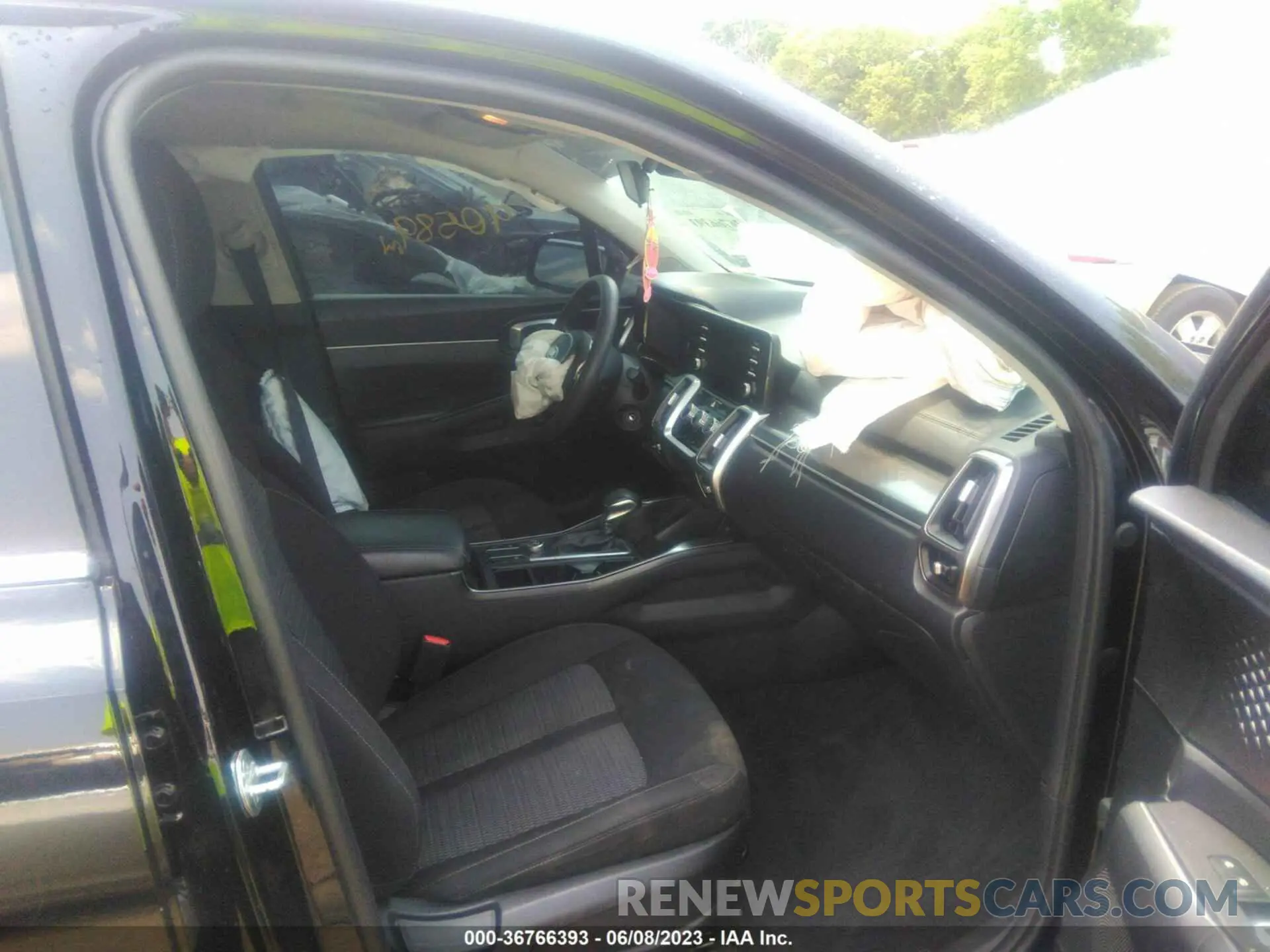 5 Photograph of a damaged car 5XYRG4LC2MG001330 KIA SORENTO 2021