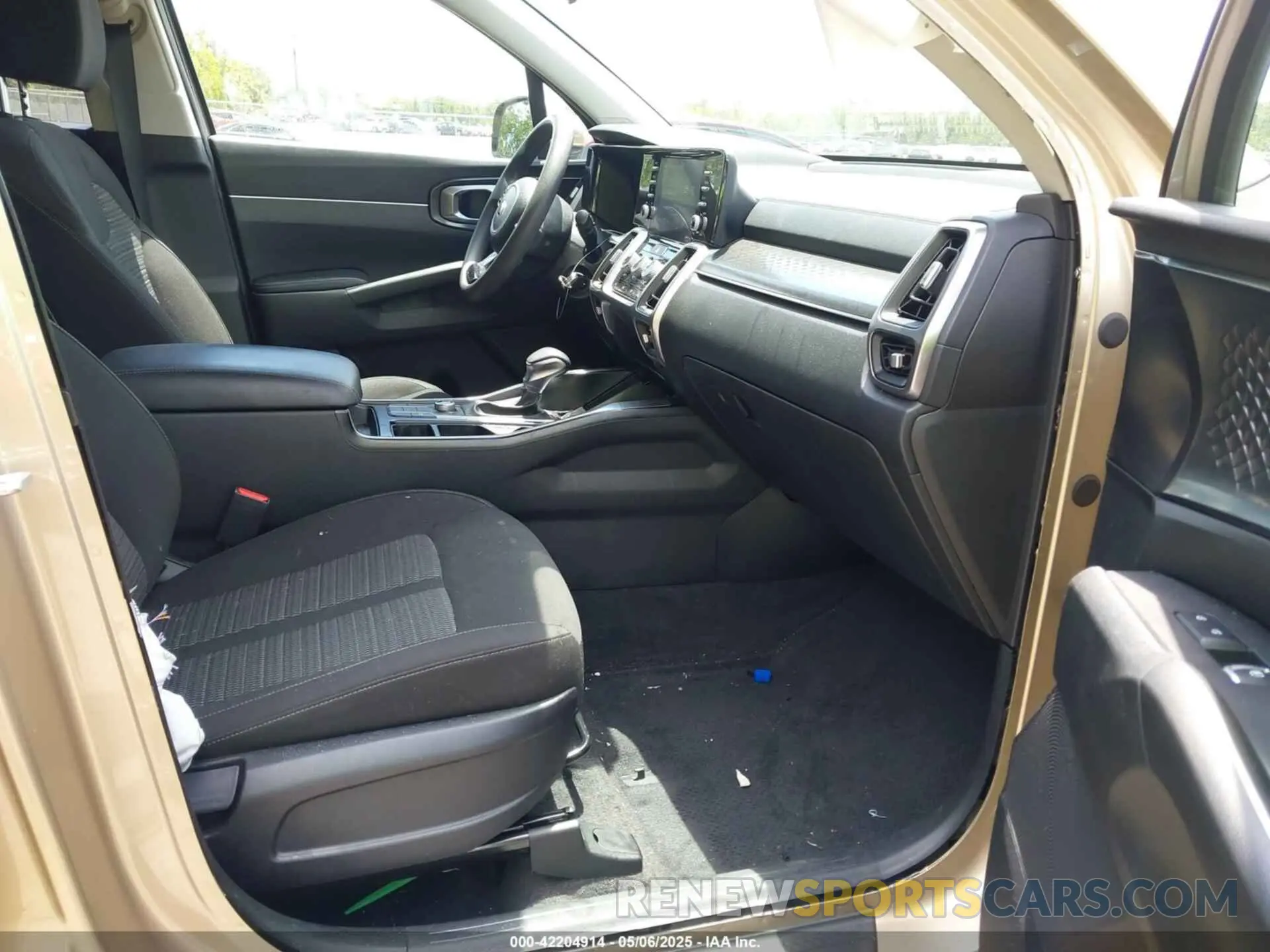 5 Photograph of a damaged car 5XYRG4LC3MG005807 KIA SORENTO 2021
