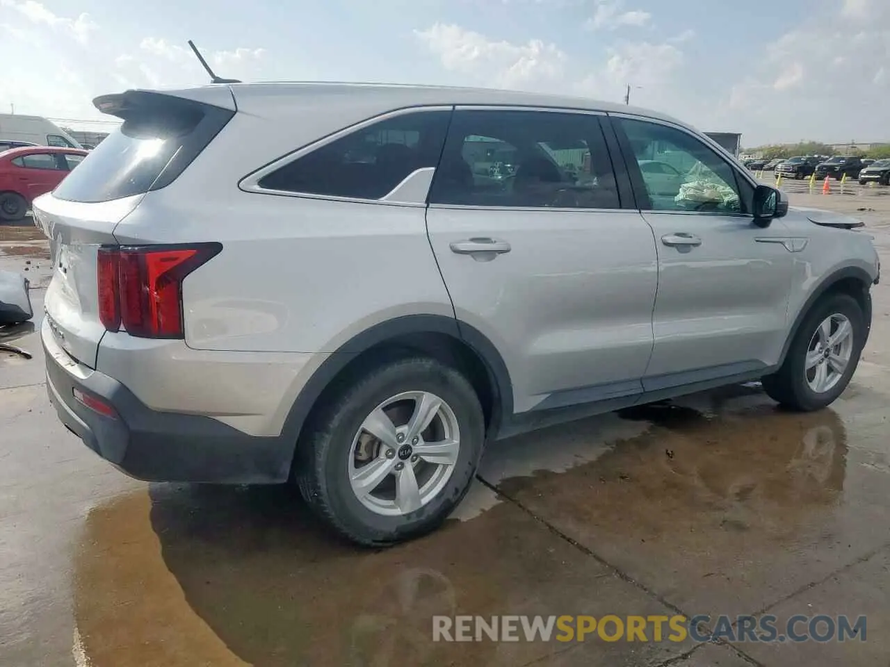 3 Photograph of a damaged car 5XYRG4LC3MG056711 KIA SORENTO 2021