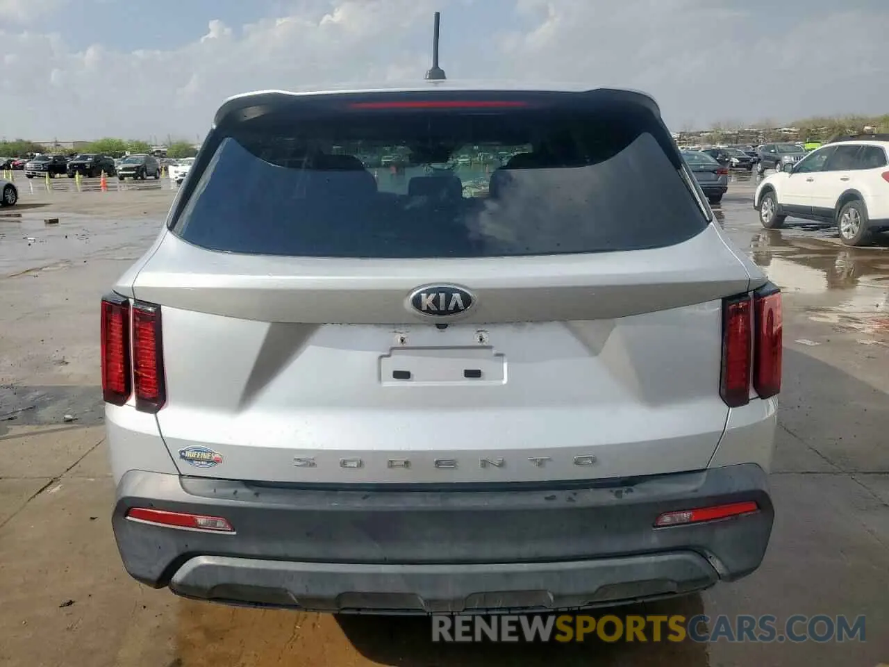 6 Photograph of a damaged car 5XYRG4LC3MG056711 KIA SORENTO 2021